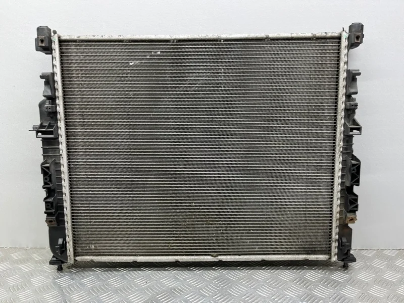 Радиатор охлаждения Mercedes W251