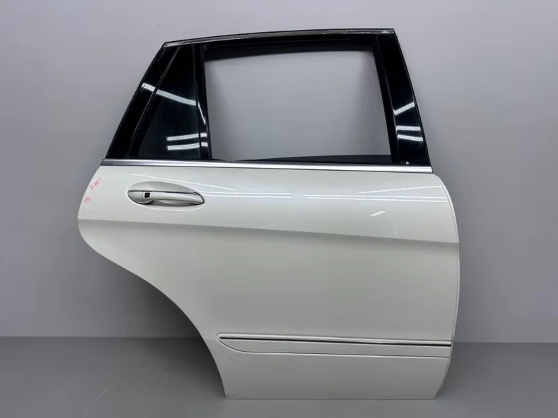 Дверь Mercedes W251