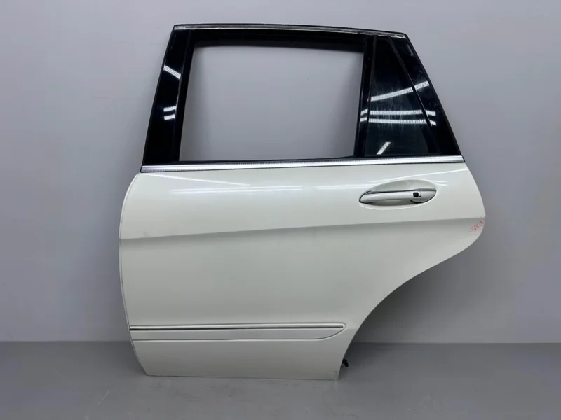 Дверь Mercedes W251