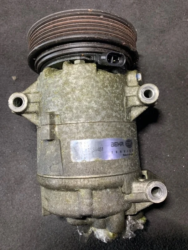 Компрессор кондиционера Renault Megane