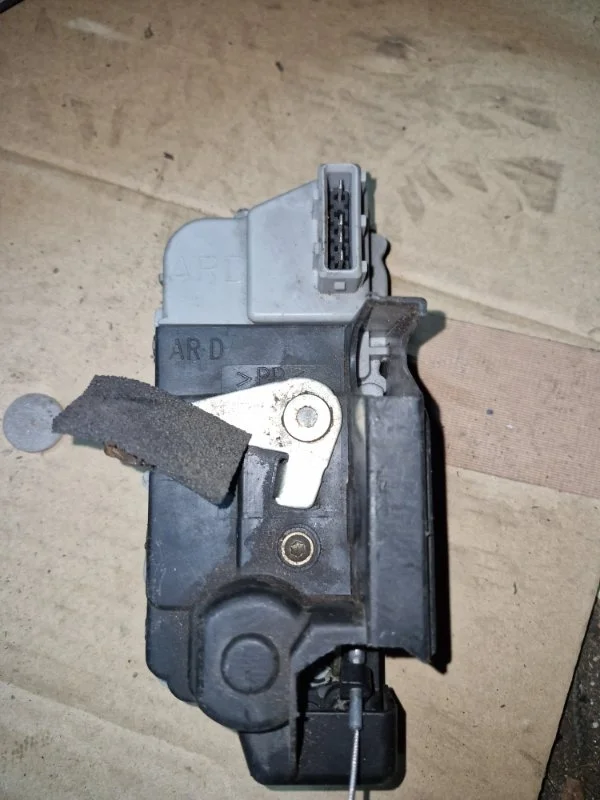 Замок двери Peugeot 307 2006 ХЕТЧБЕК 5 ДВЕРЕЙ