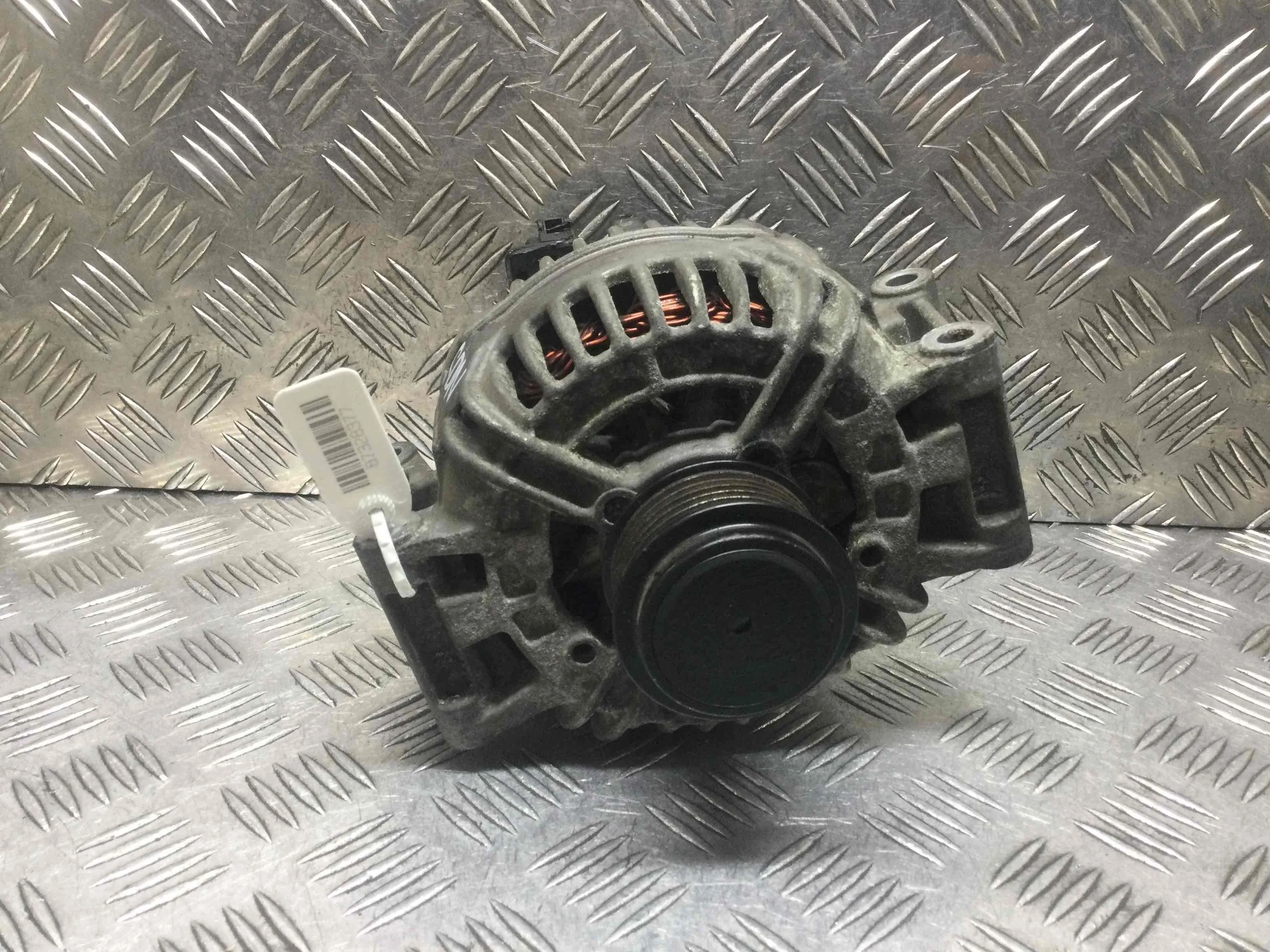 Генератор Audi A5 8T (2007-2011) бензин 2.0 i Механика Седан