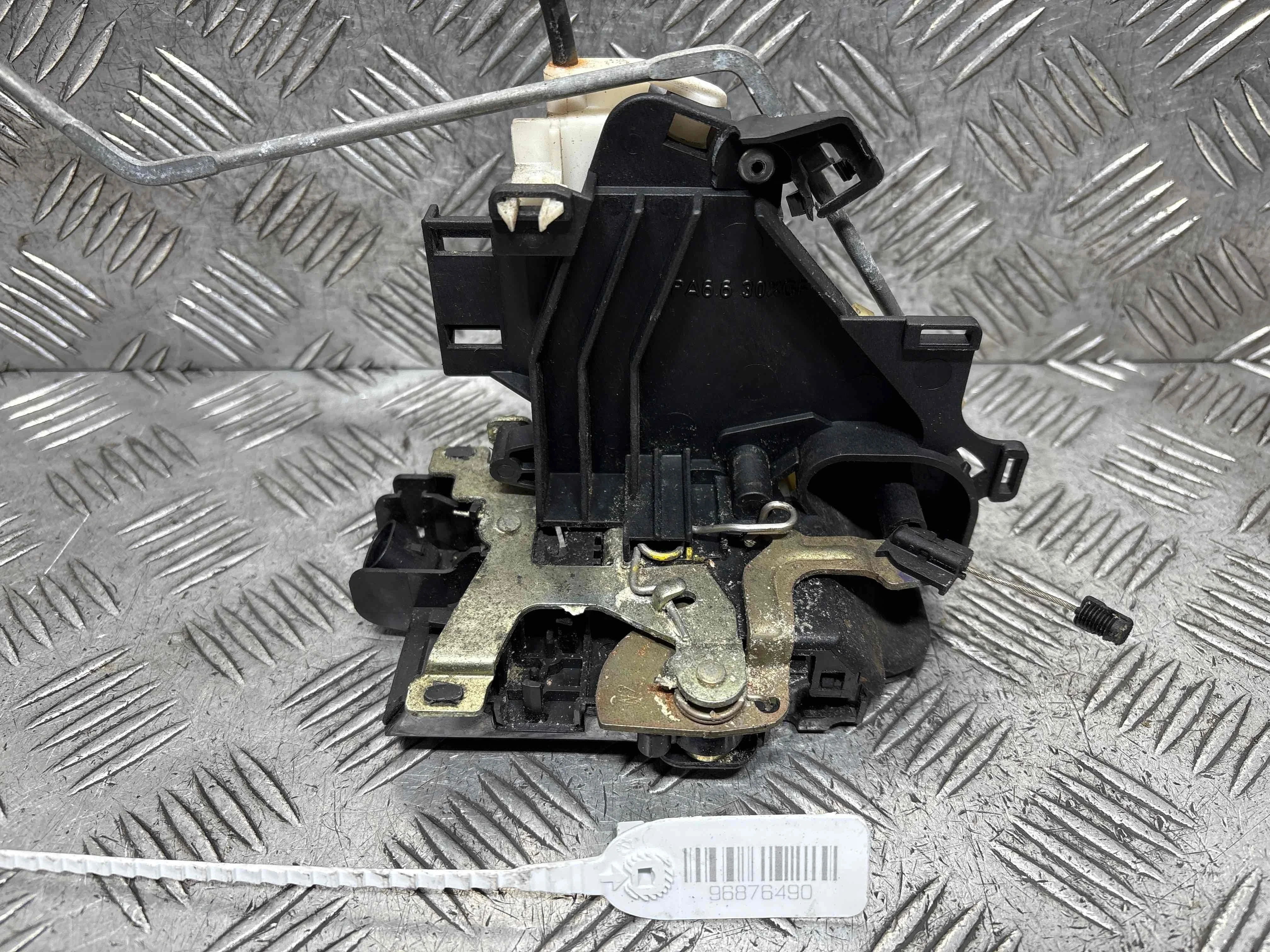 Замок двери задней левой Volkswagen Golf 4 поколение (1997-2004) бензин 1.4 i Механика Х/б