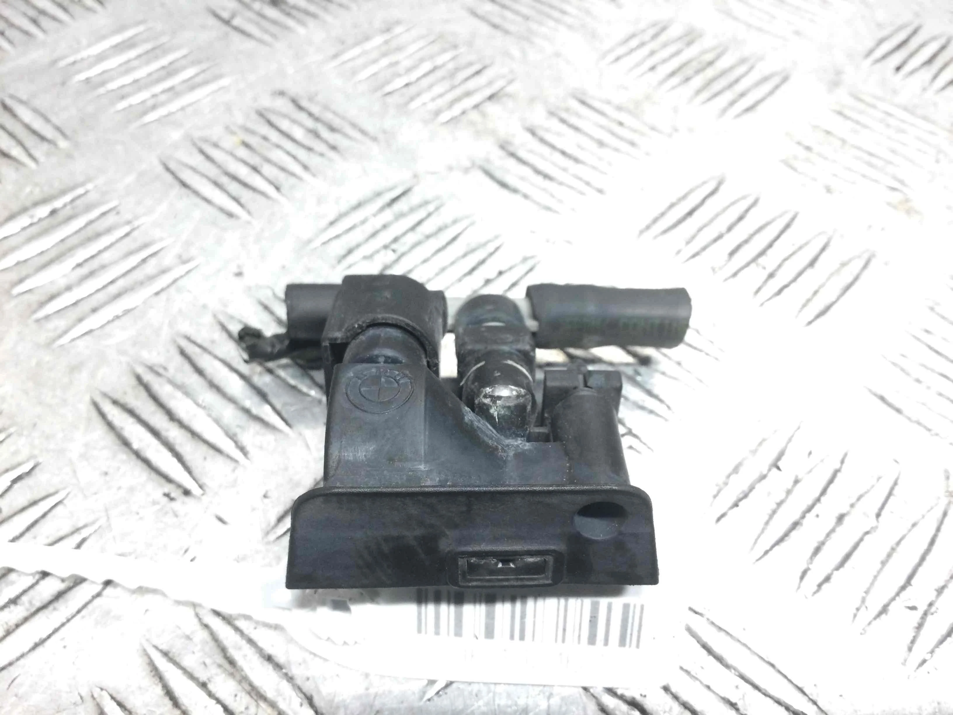 Форсунка омывателя BMW X1 X1 E84 2009 - 2015 дизель 2.0 TD Механика Внедорожник