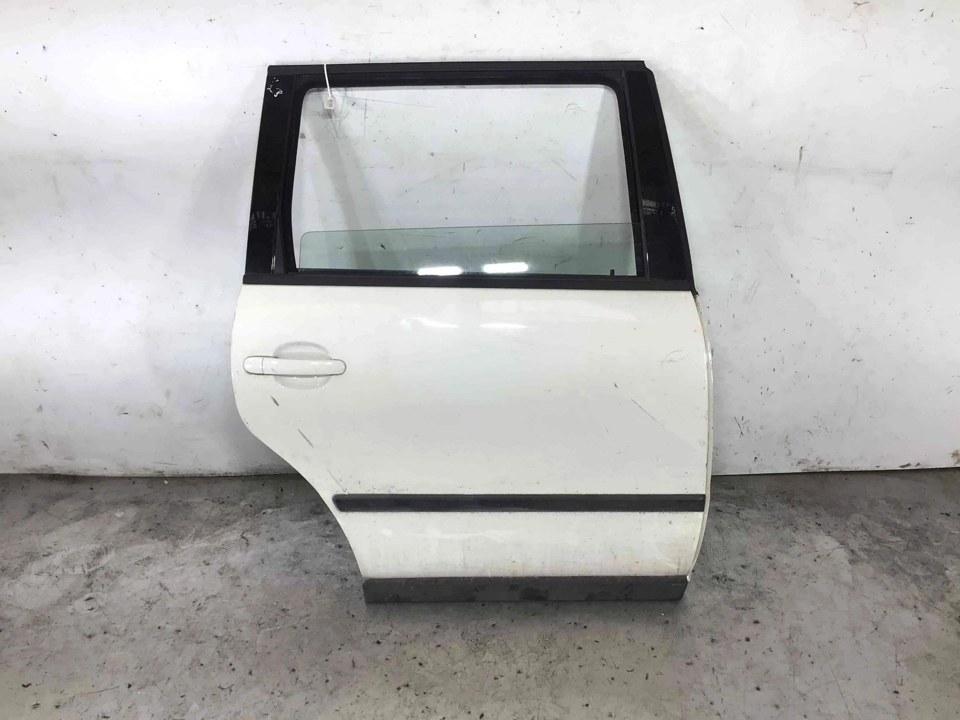 Дверь задняя правая Volkswagen Passat B5 (1996-2000) бензин 1.6 i Механика Универсал