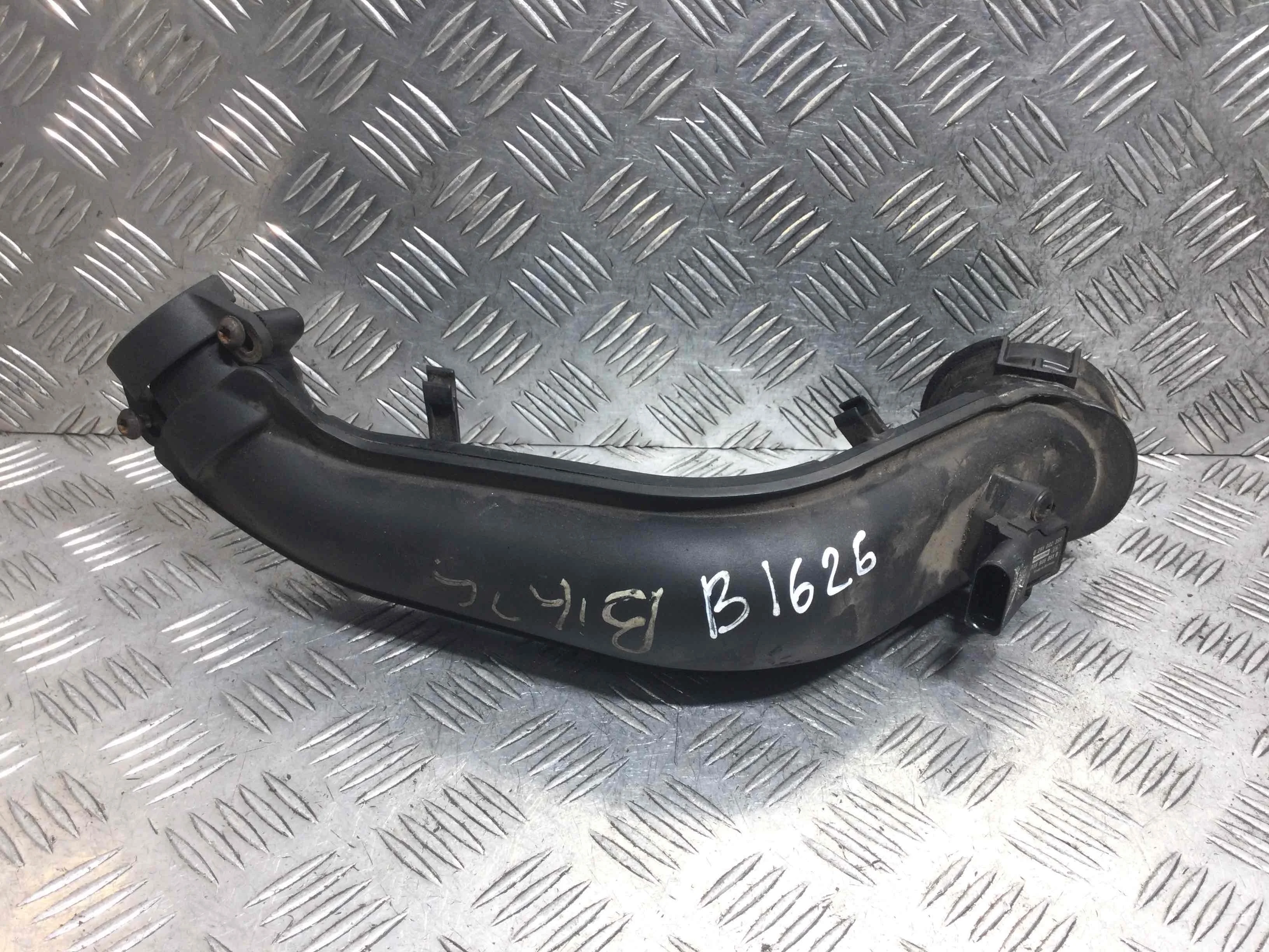 Патрубок интеркулера Volkswagen Golf 6 поколение (2008-2015) бензин 1.4  Механика Х/б