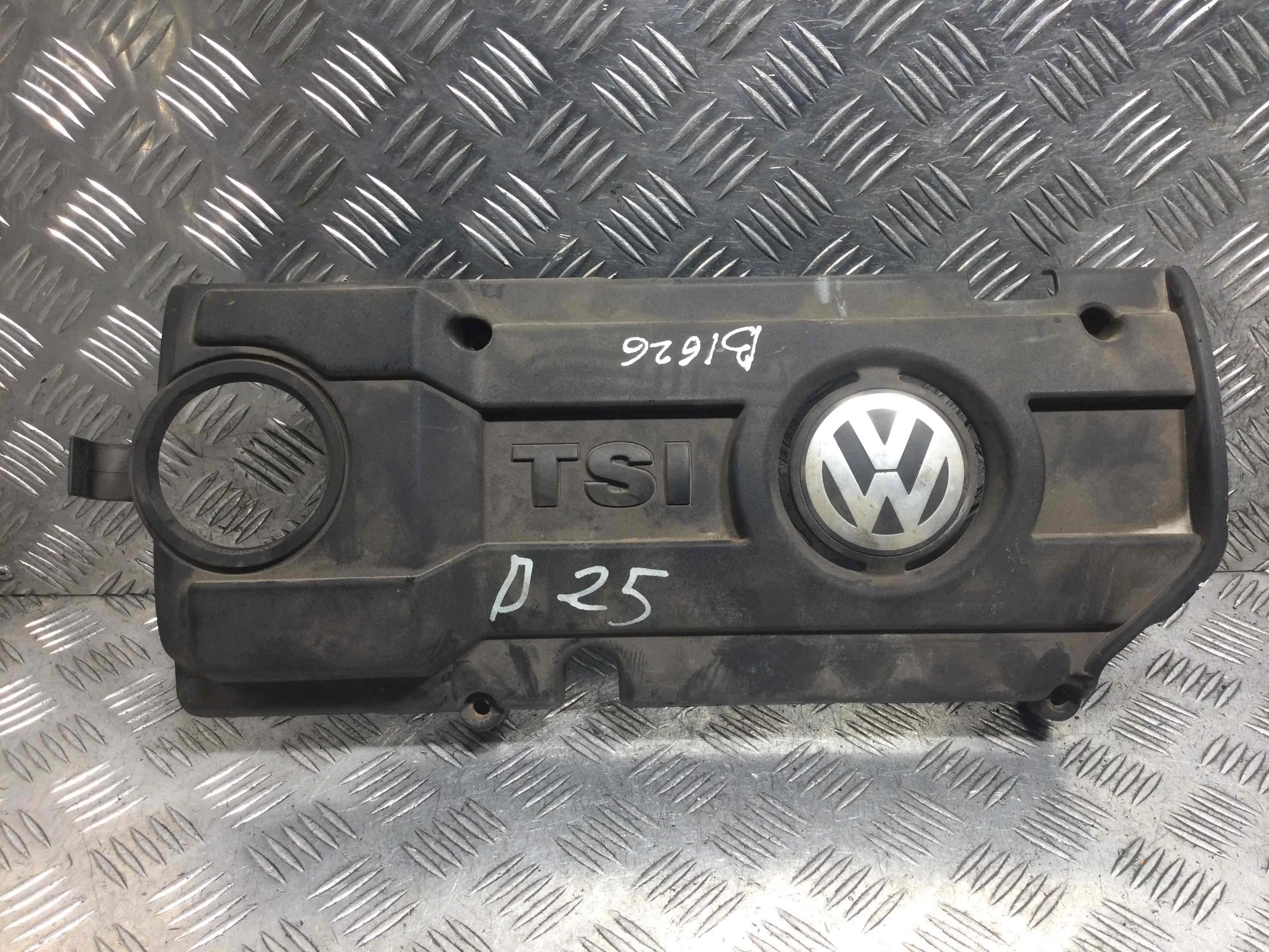 Декоративная крышка двигателя Volkswagen Golf 6 поколение (2008-2015) бензин 1.4  Механика Х/б