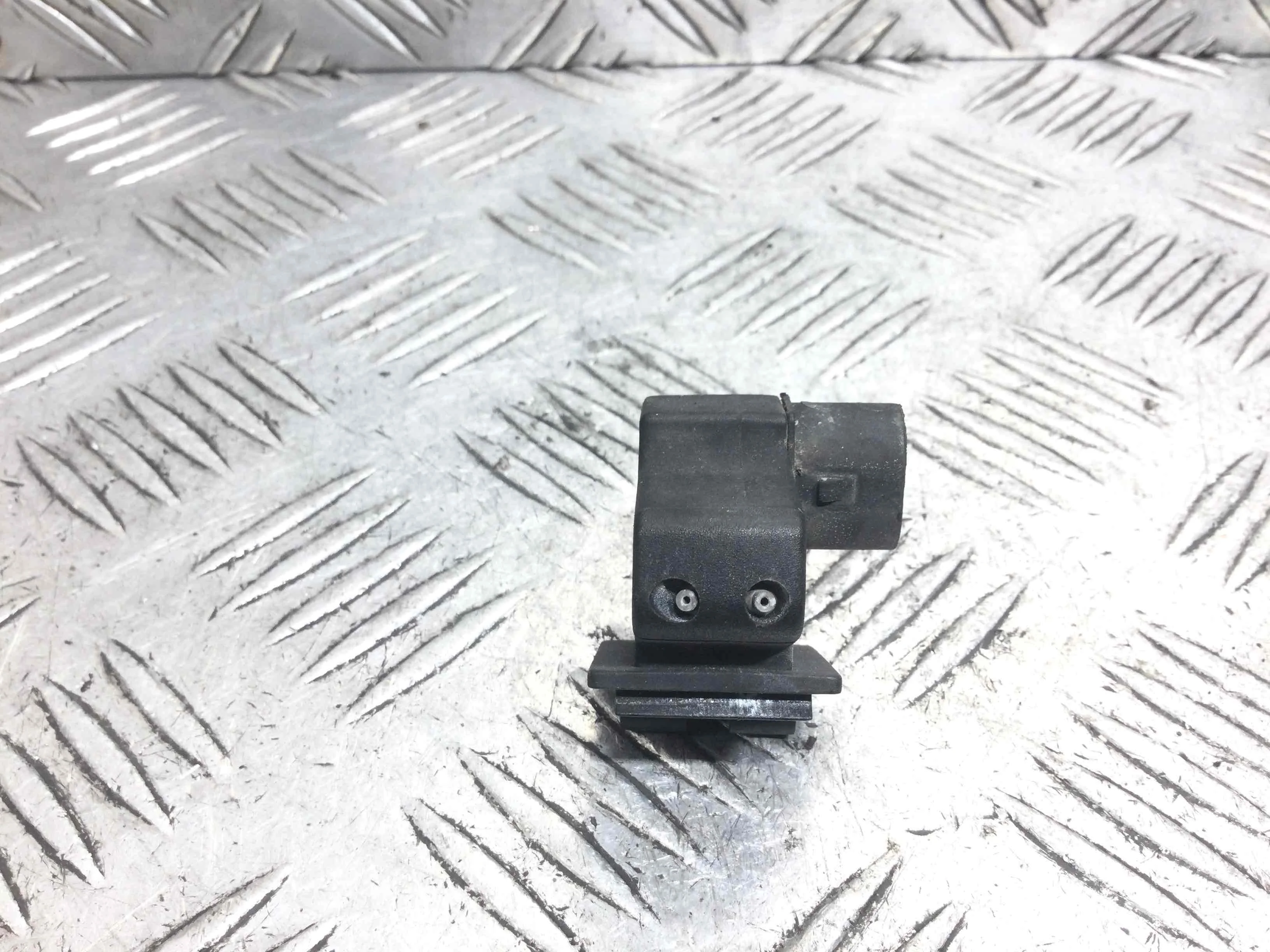 Форсунка омывателя Audi A6 C5/4B (1997-2004) дизель 2.5 TDI Автомат Седан