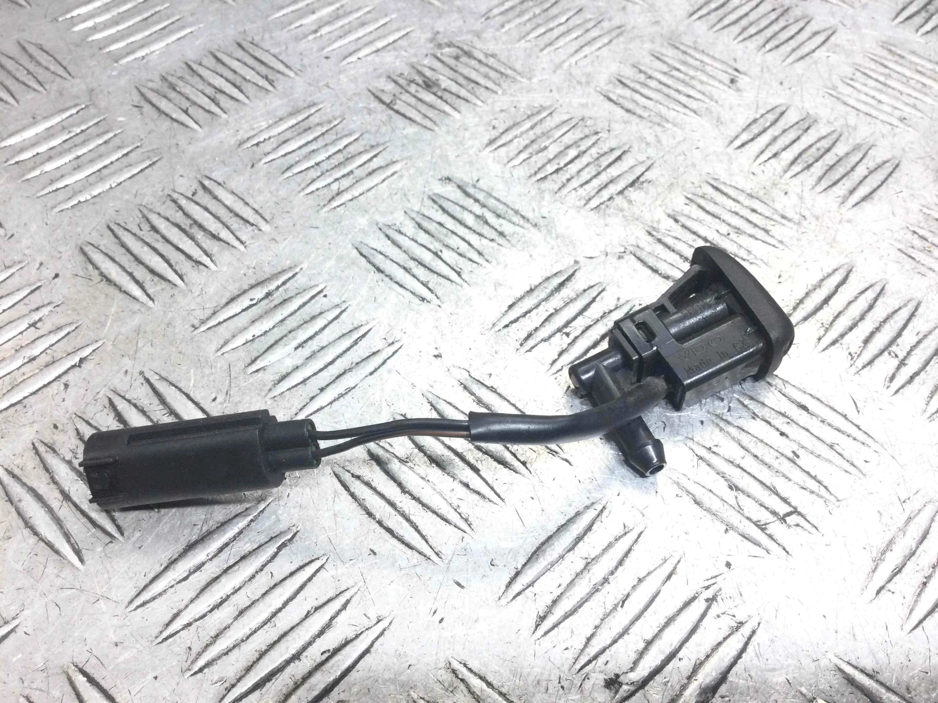 Форсунка омывателя BMW X3 E83 (2003-2006) бензин 2.5 i Автомат