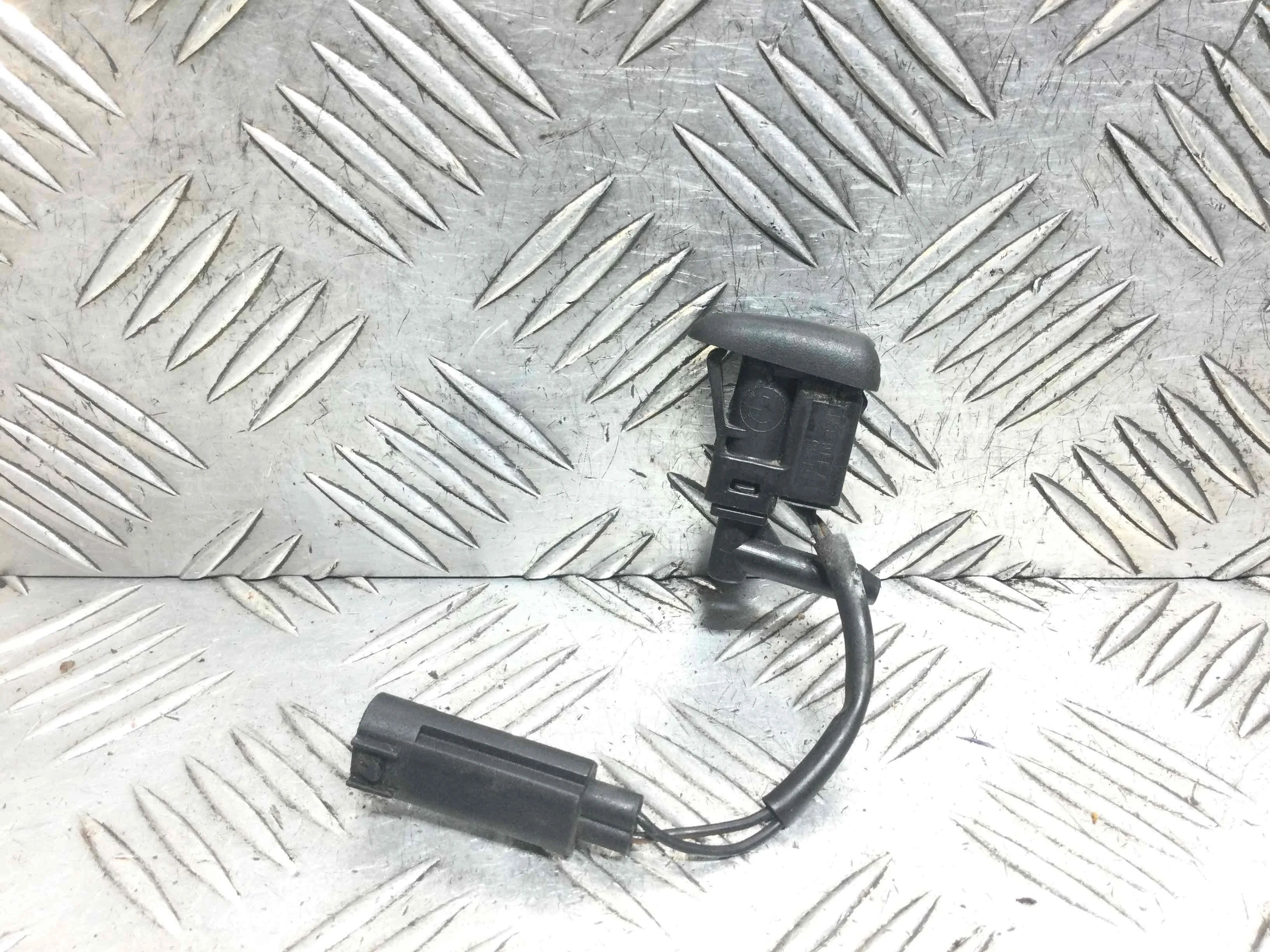 Форсунка омывателя BMW X3 E83 (2003-2006) дизель  TD Автомат Кроссовер