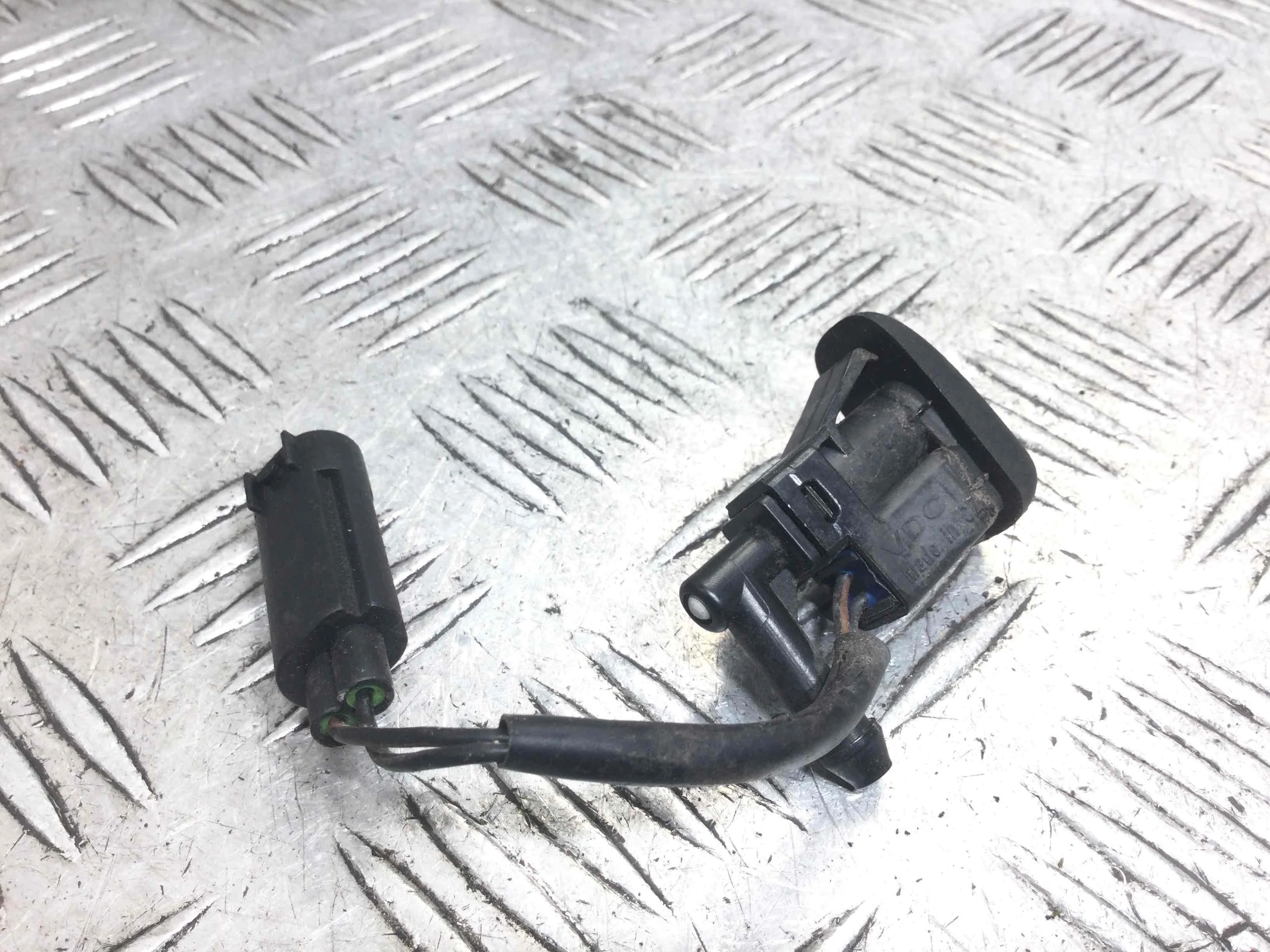 Форсунка омывателя BMW X3 E83 (2003-2006) дизель  TD Автомат Кроссовер