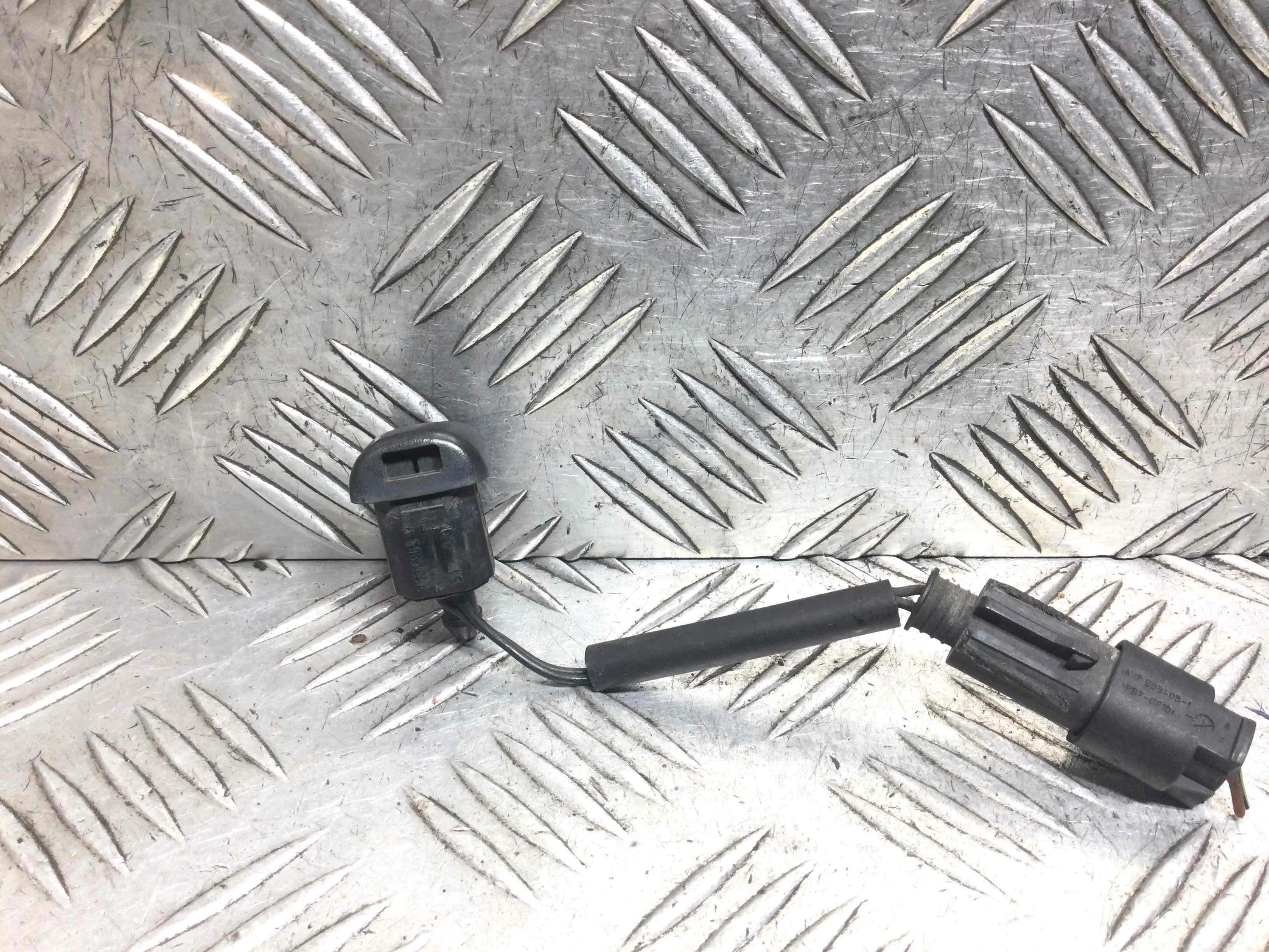 Форсунка омывателя BMW 5-Series 5-Series E60/E61 (2002-2007) дизель 3.0 TD Автомат Седан