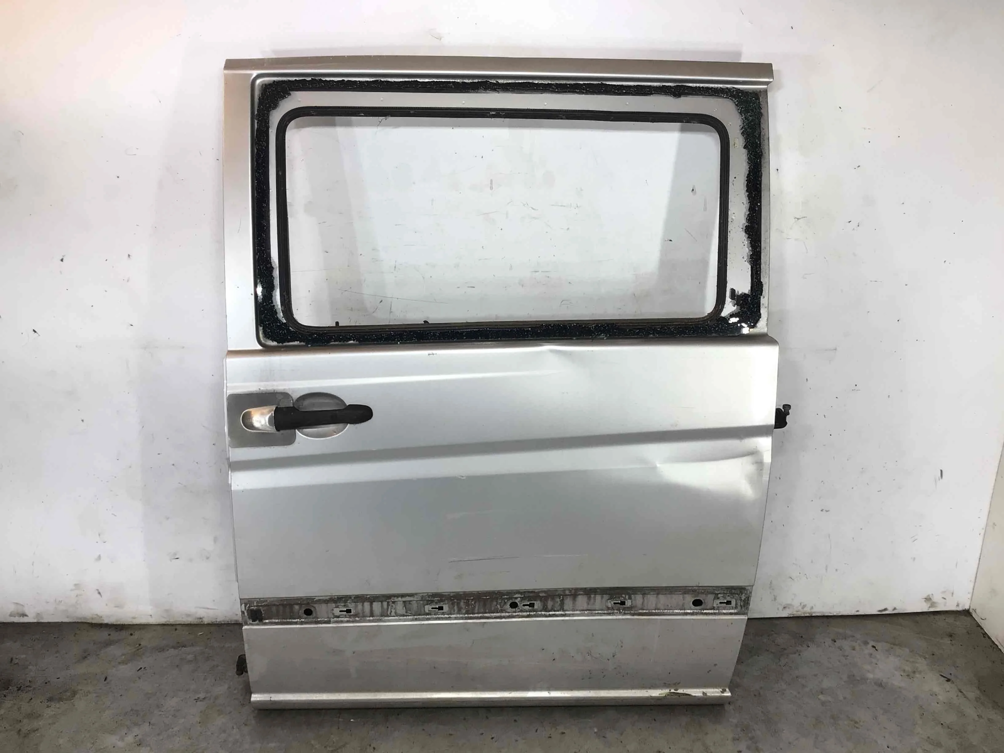 Дверь сдвижная левая Mercedes Vito W639 (2003-2010) дизель 2.2 CDI Автомат Микроавтобус