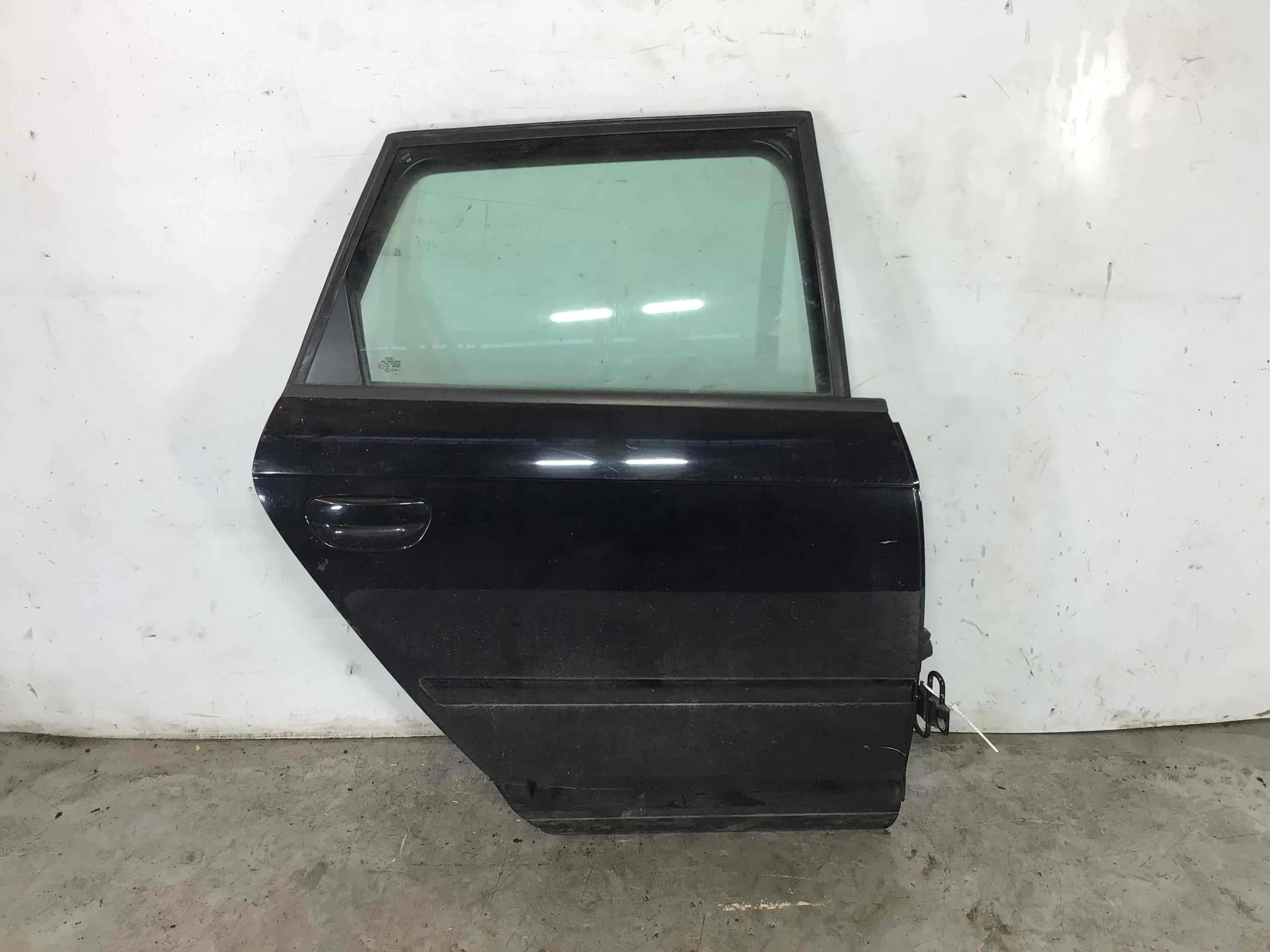 Дверь задняя правая Audi A3 8P/8PA [рестайлинг] (2004-2008) бензин 2.0 FSI Механика Х/б