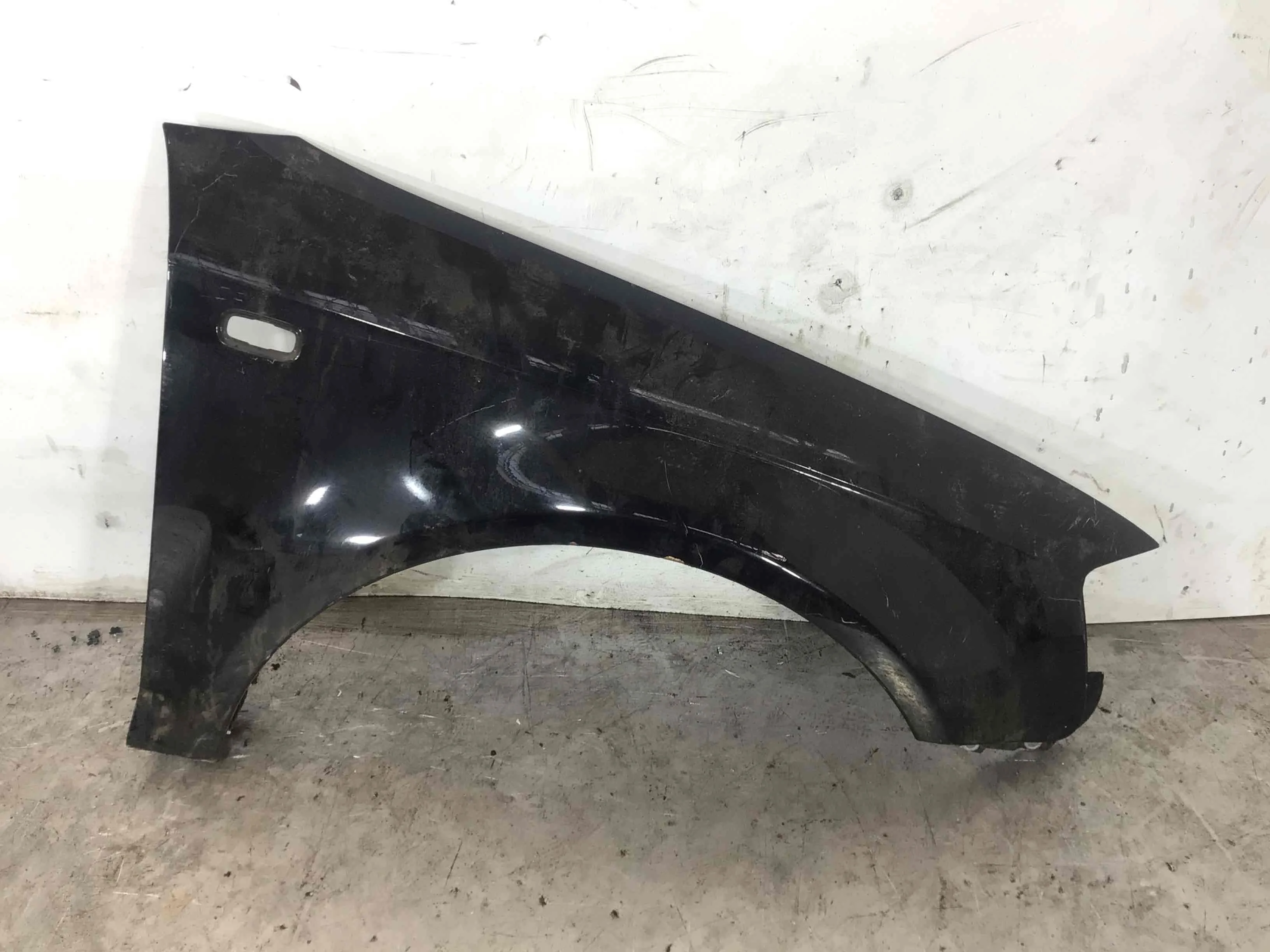 Крыло переднее правое Audi A3 8P/8PA [рестайлинг] (2004-2008) бензин 2.0 FSI Механика Х/б