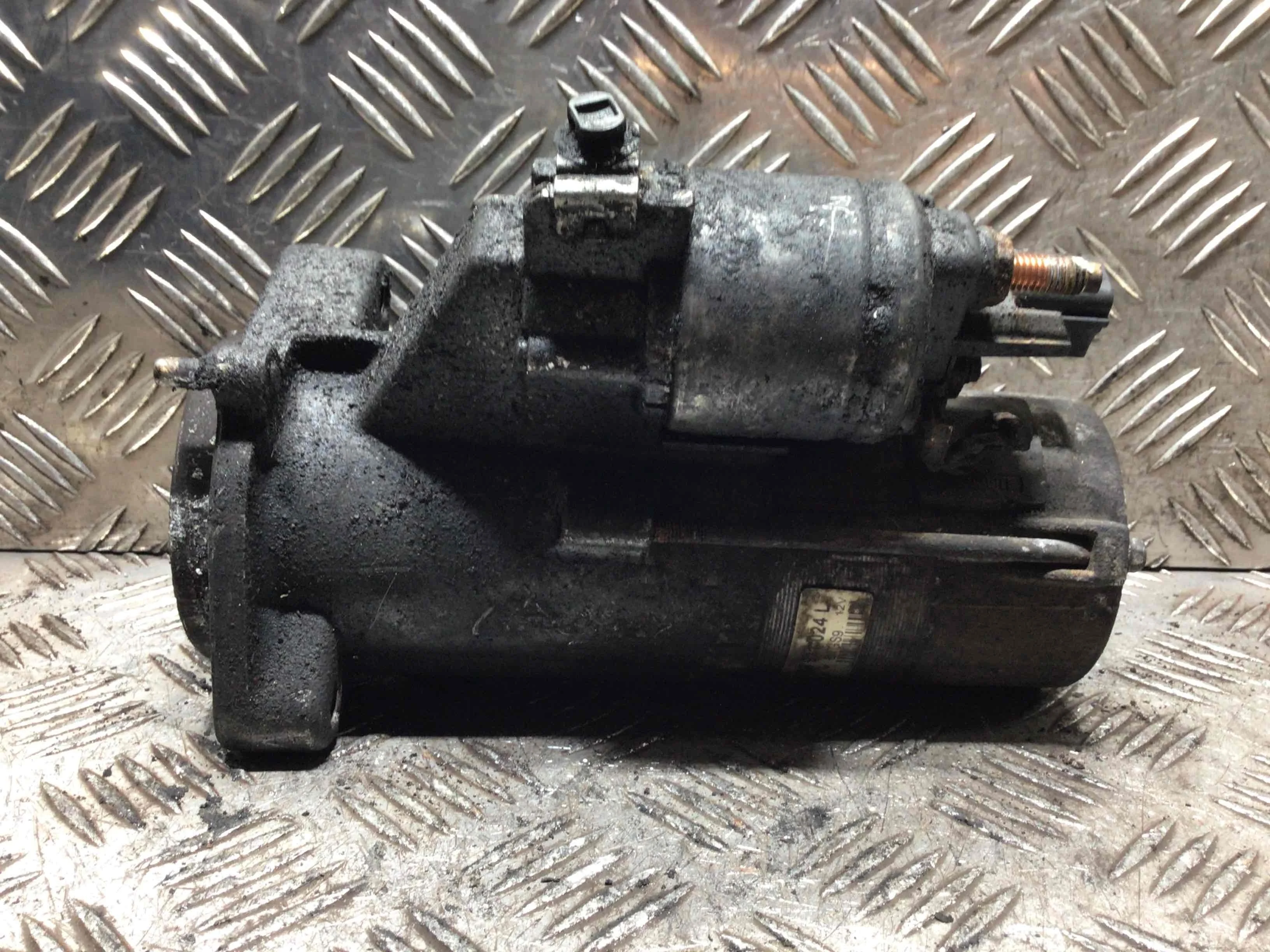 Стартер Audi A4 B6 (2000-2005) дизель 1.9 TDI Механика Седан