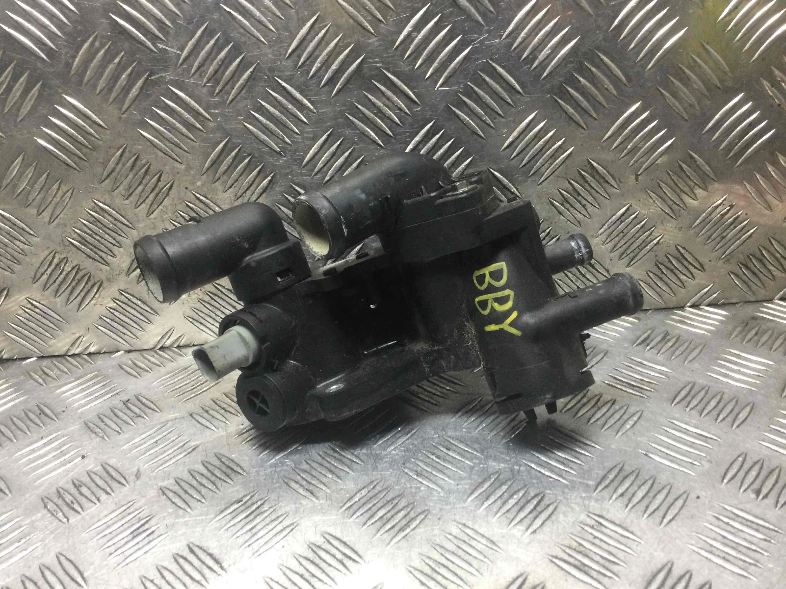 Корпус термостата Skoda Fabia 1 поколение (1999-2004) бензин 1.4 i Механика Х/б