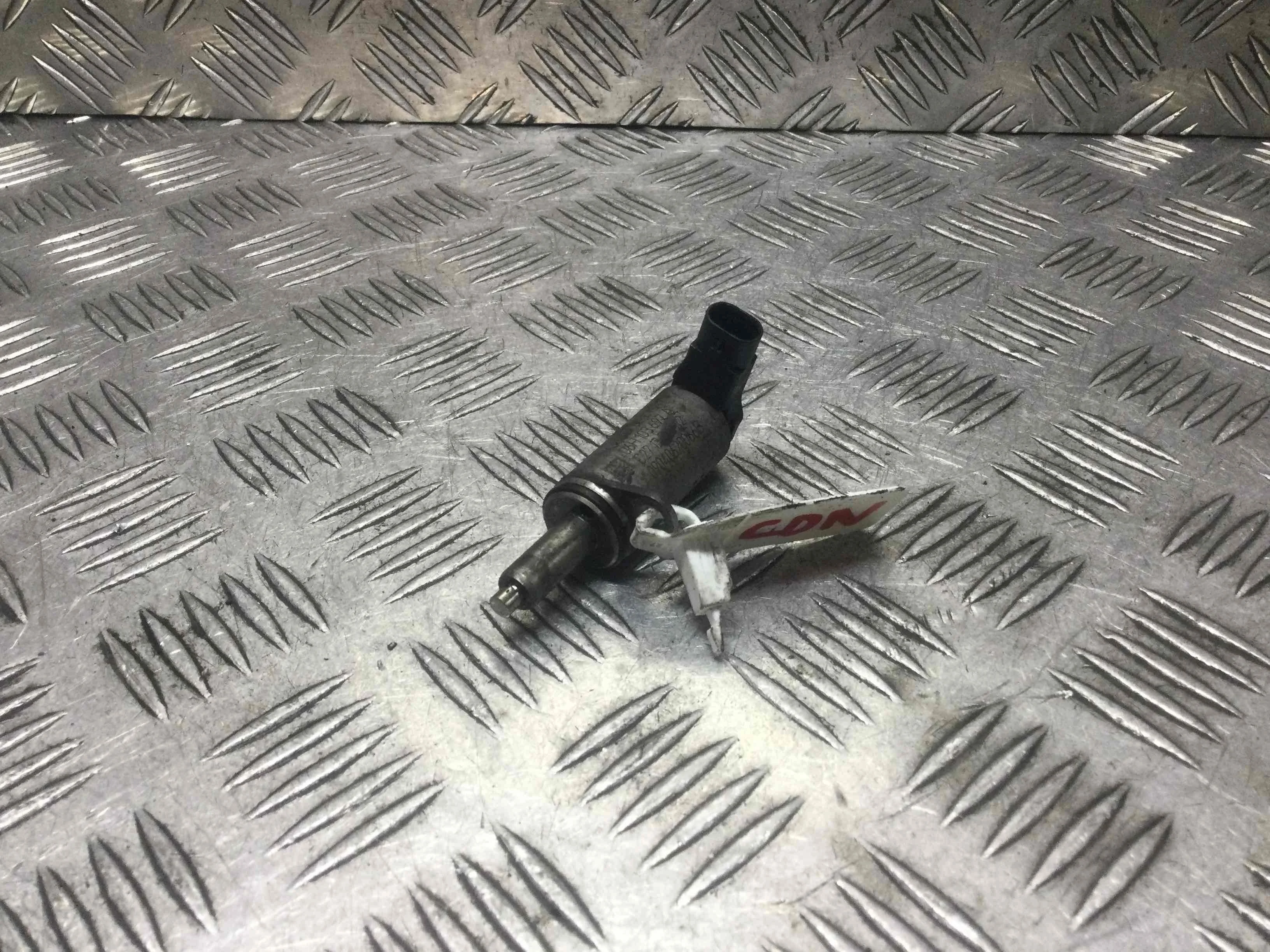 Клапан фазорегулятора Audi A5 8T (2007-2011) бензин 2.0 i Механика Седан