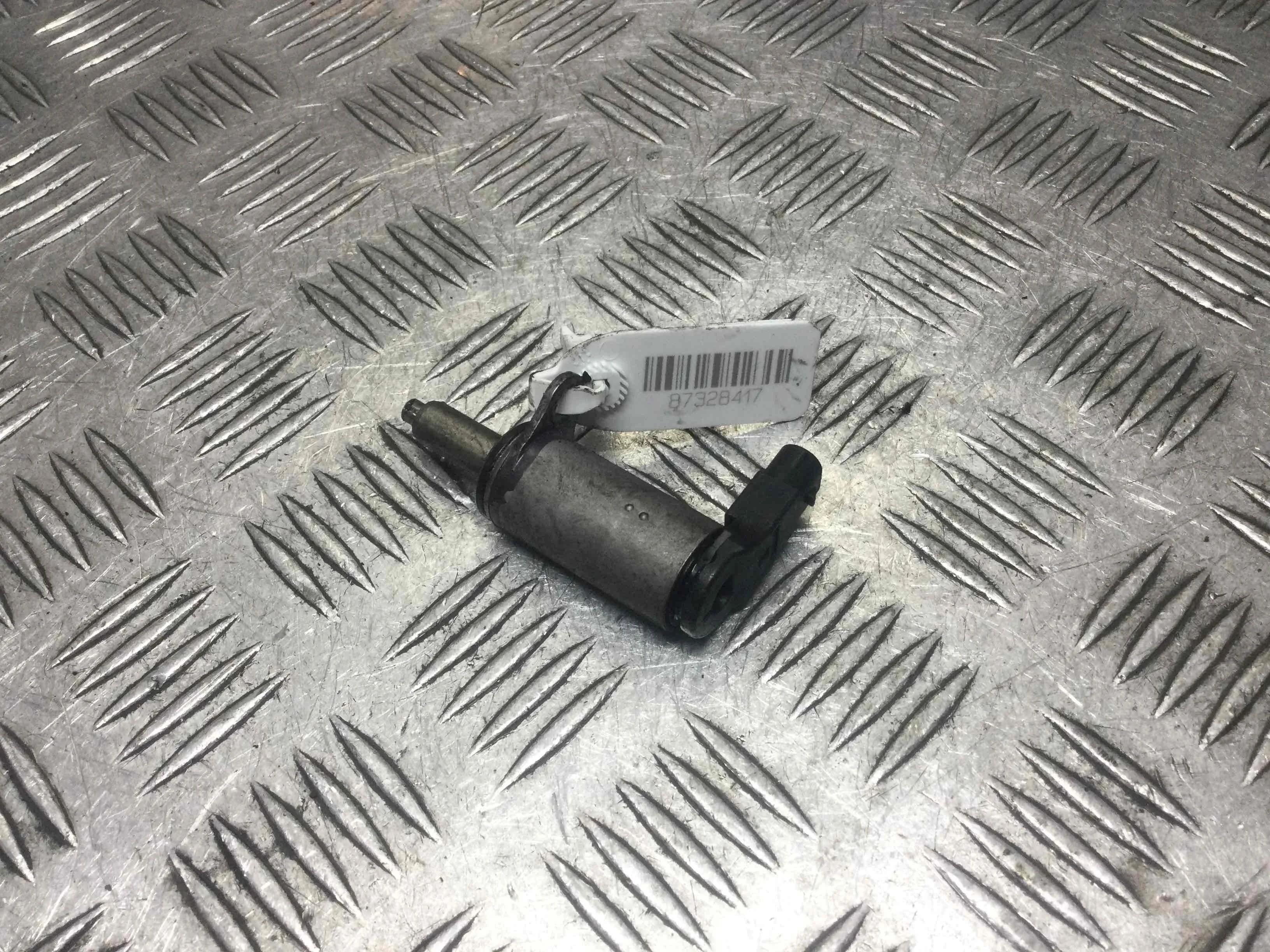 Клапан фазорегулятора Audi A5 8T (2007-2011) бензин 2.0 i Механика Седан