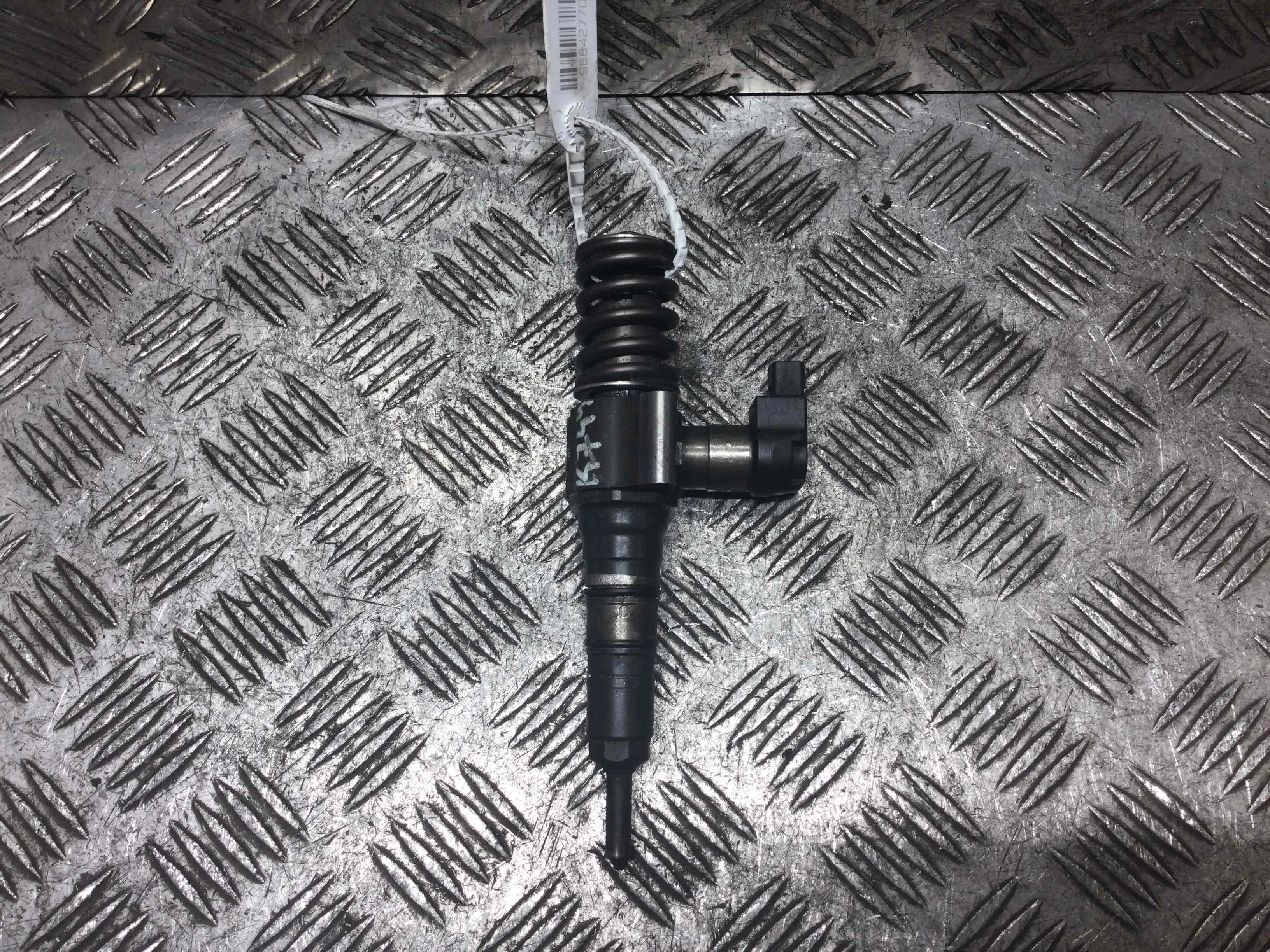 Форсунка Volkswagen Passat B6 (2005-2010) дизель 2.0 TDI Механика Седан