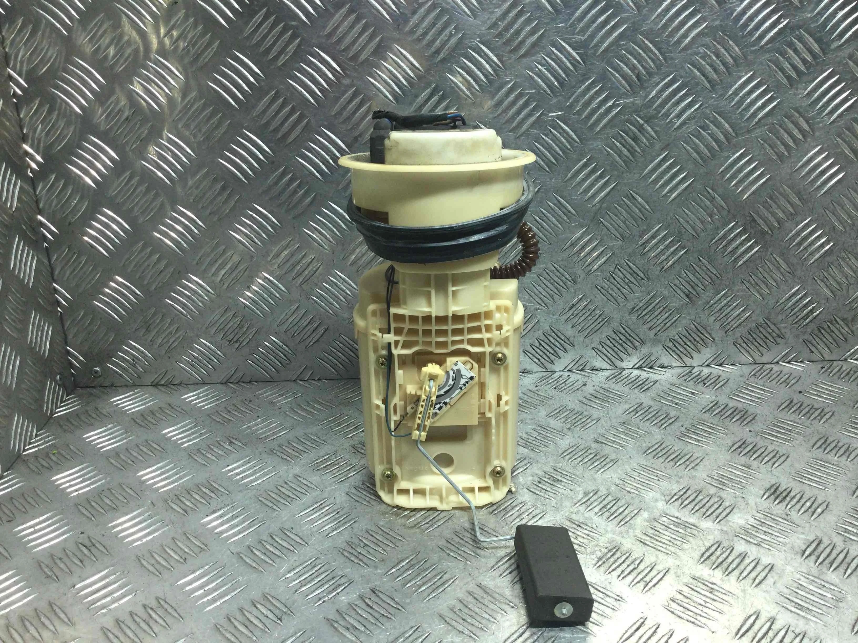 Насос топливный Volkswagen Golf 4 поколение (1997-2004) бензин 1.4 i Механика Х/б