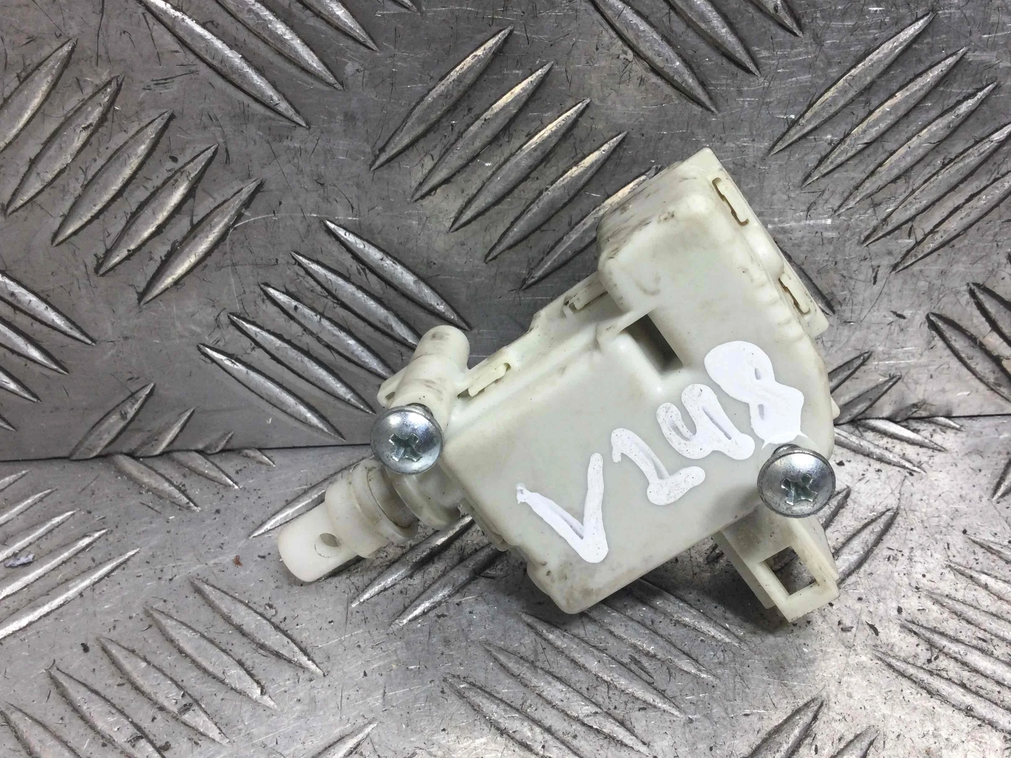 Активатор замка багажника SEAT Ibiza 4 поколение (2008-2012) бензин 1.2 i Механика Х/б