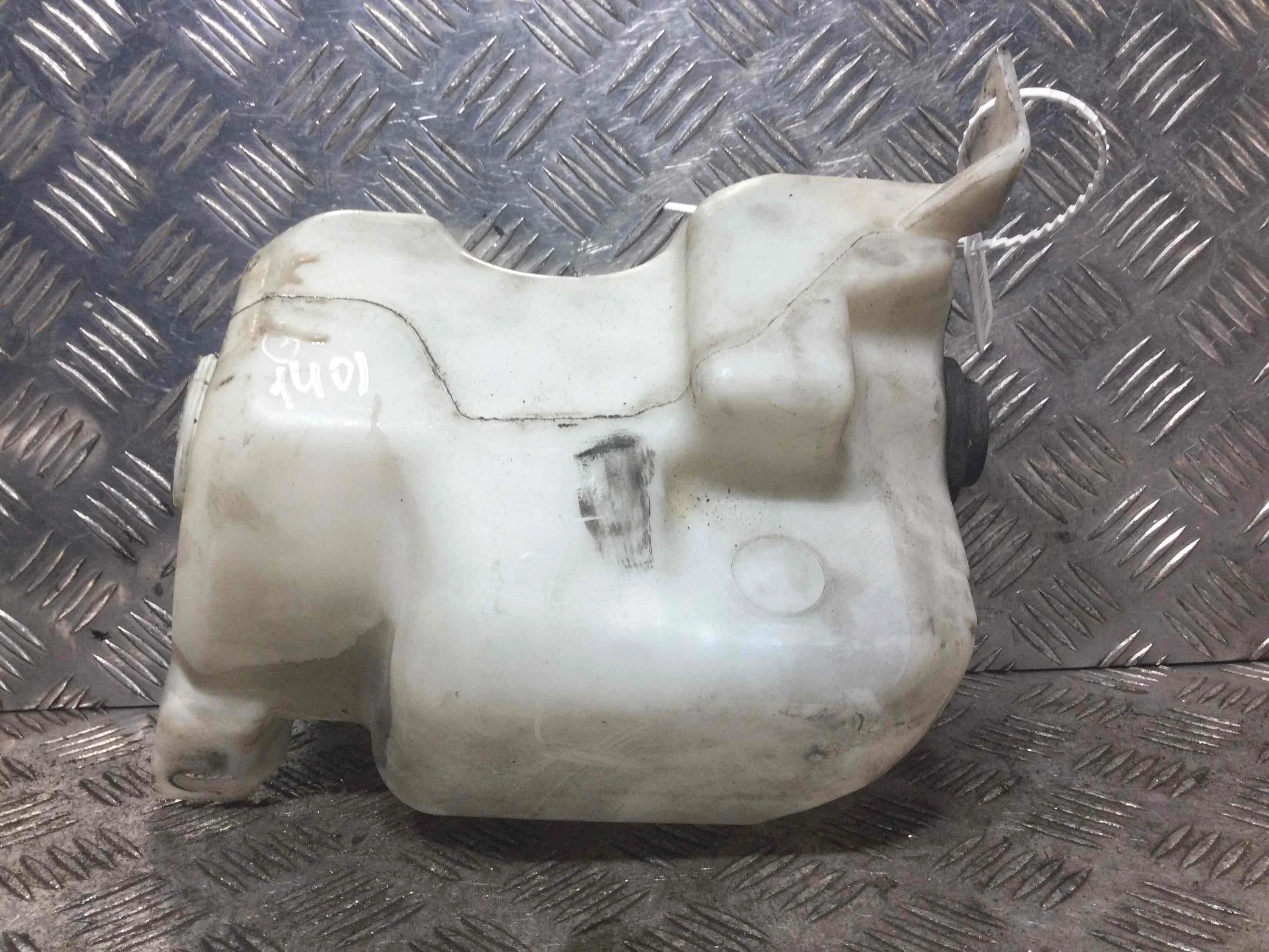 Бачок омывателя Volkswagen Golf 4 поколение (1997-2004) дизель 1.9 TDI Механика Х/б