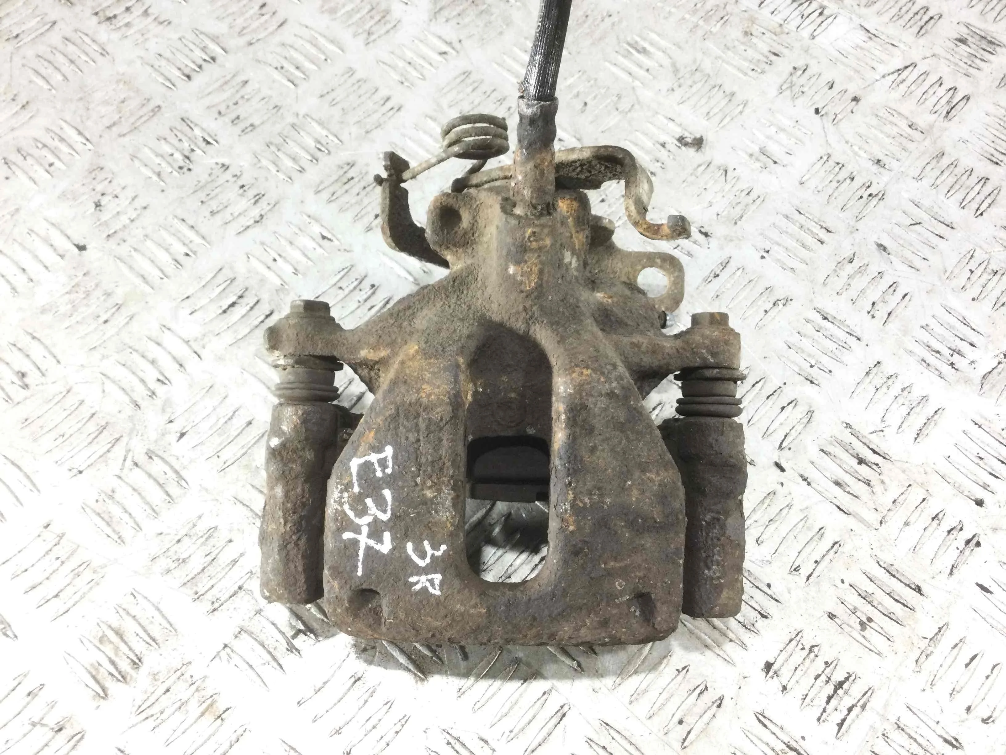 Суппорт задний правый Ford Transit 3 поколение [рестайлинг] (2006-2013) дизель 2.4 TDCi Механика Микроавтобус