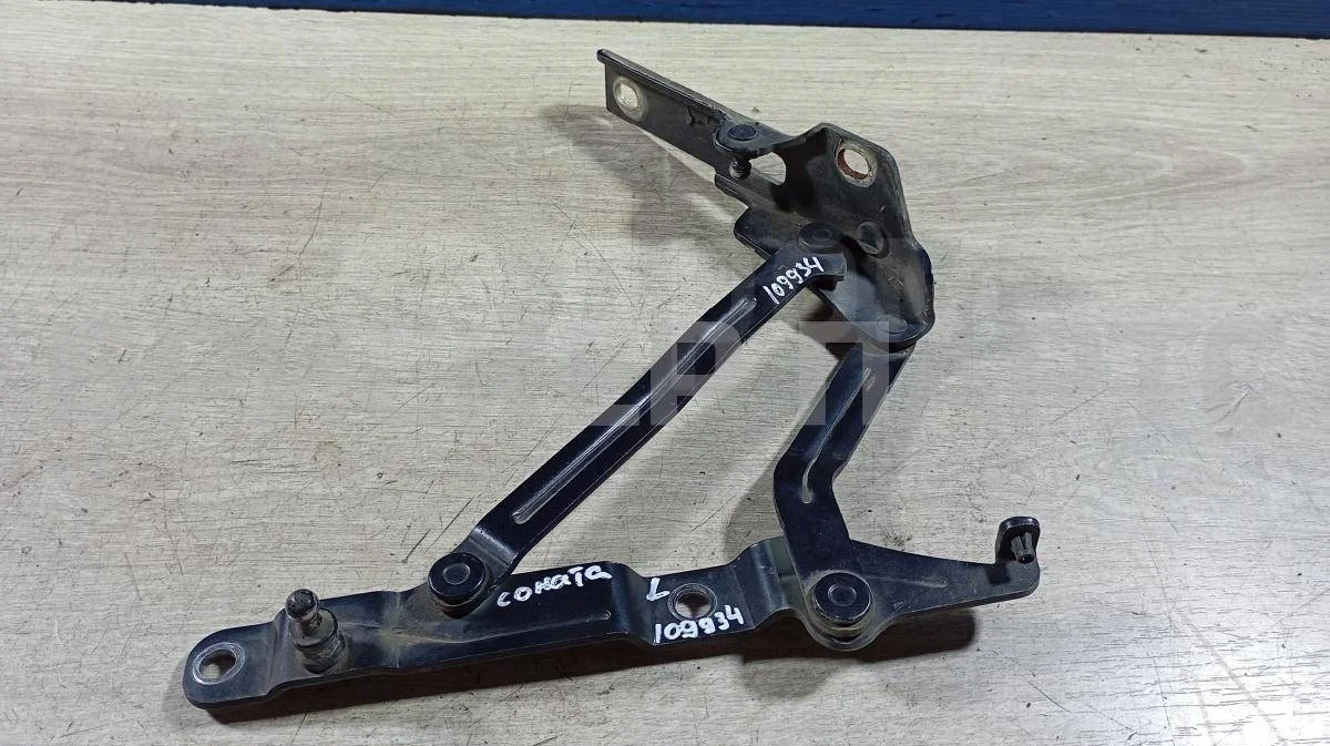 Петля багажника левая Хендай Соната 4  (EF)