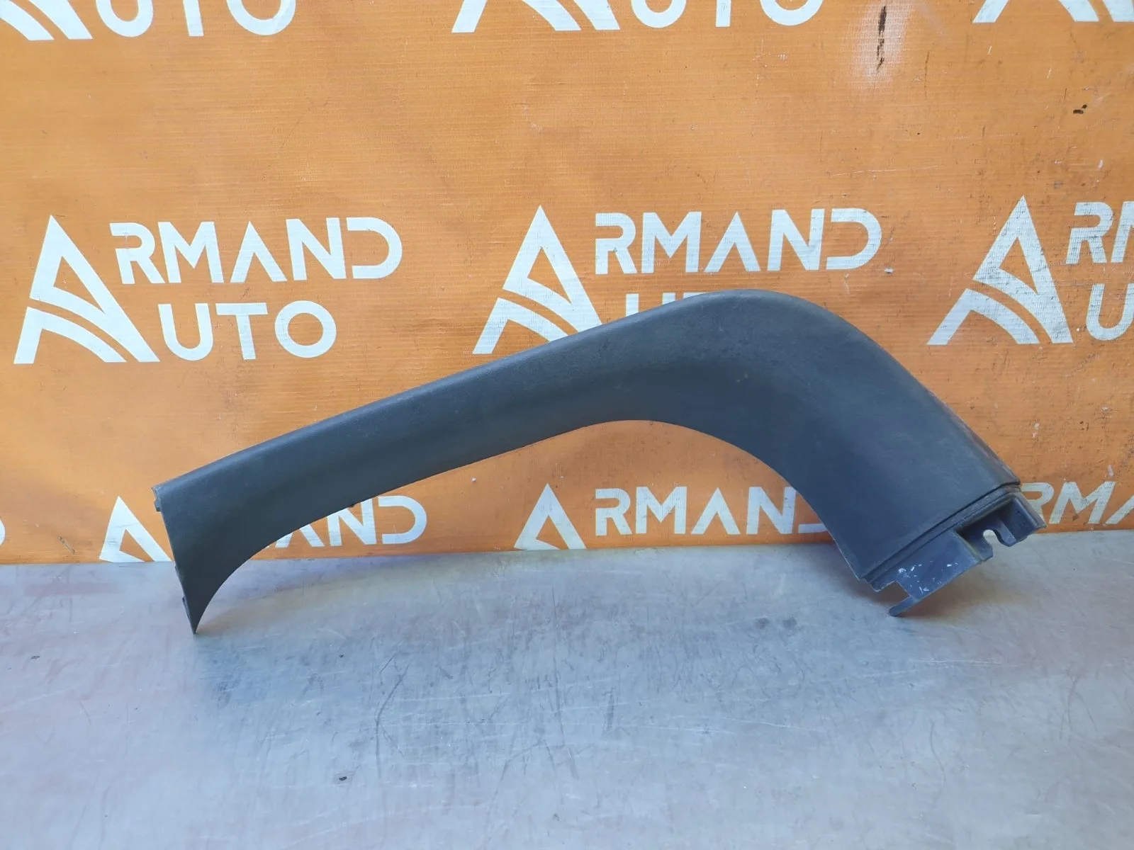 Обшивка двери багажника верхняя Mitsubishi Outlander 2012-нв 3