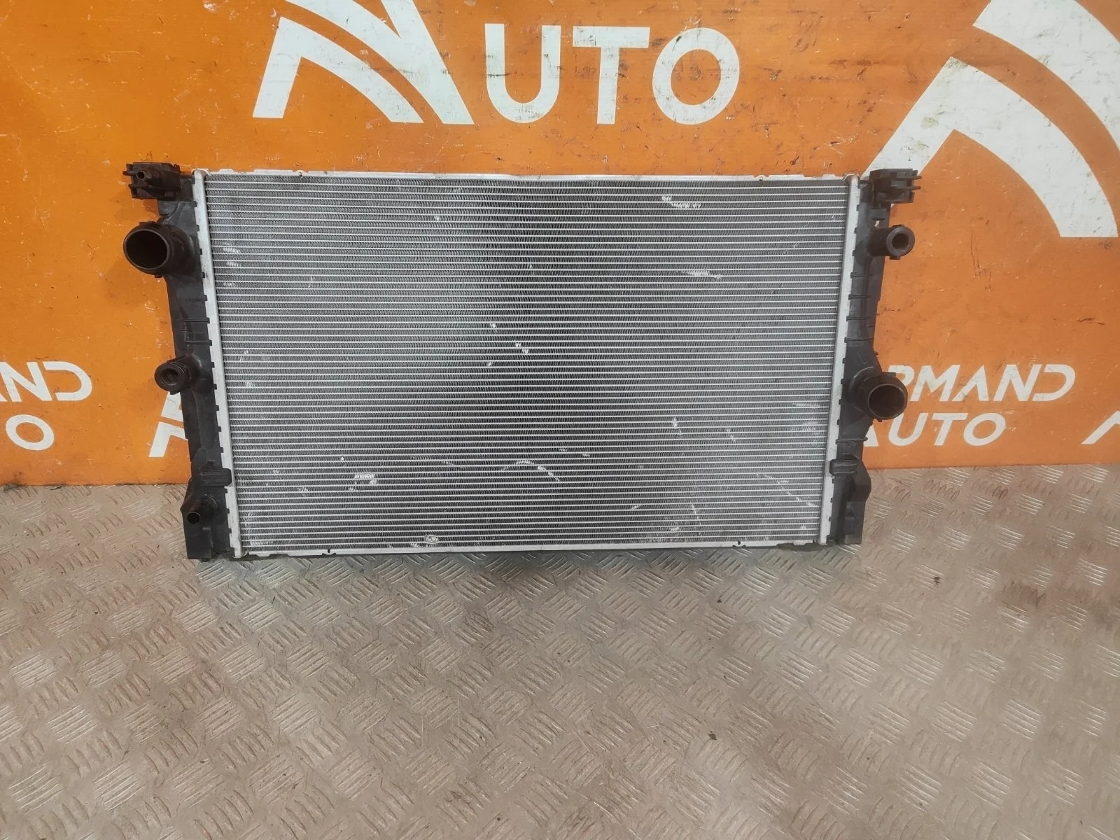 Радиатор двигателя (двс) BMW 5 series 2016-нв G30 G31