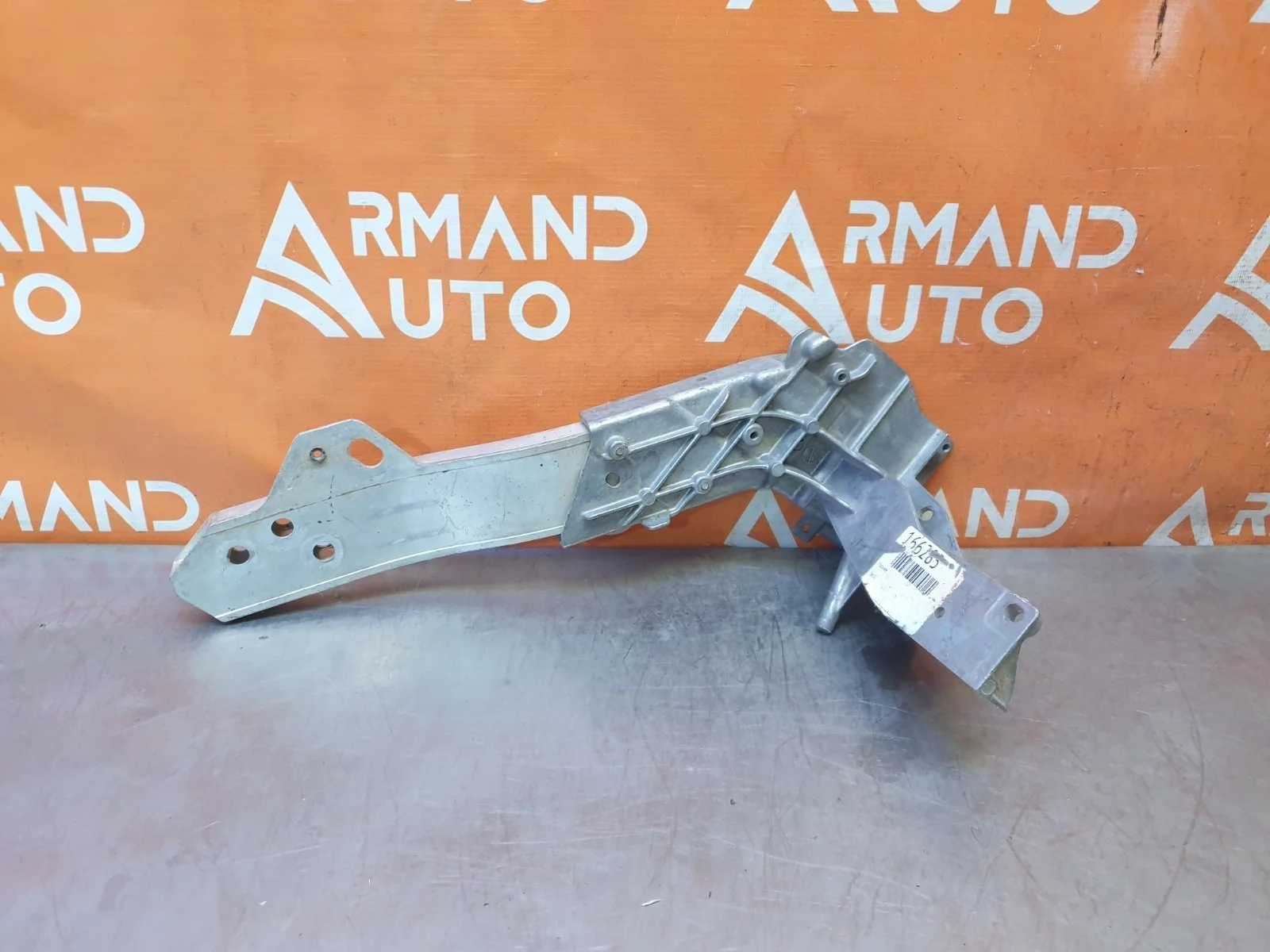 Кронштейн панели передней Mercedes GLC-Class 2015-нв X253