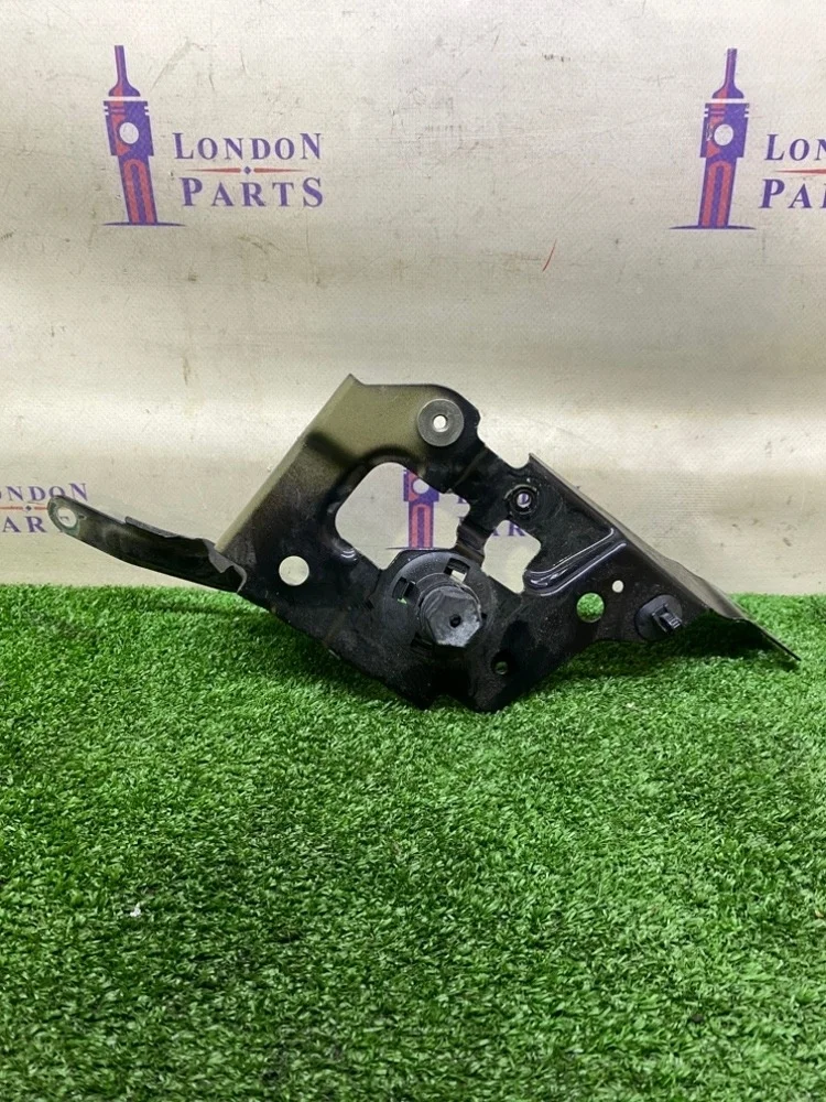 Кронштейн крепления крыла BMW G20