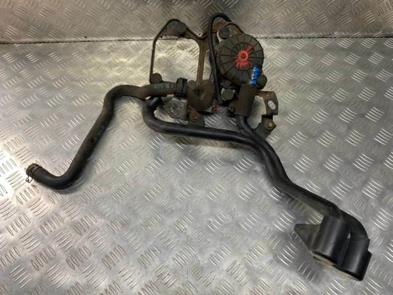 Насос продувки катализатора Toyota Tundra Ii (2006-2022) 2007 176100S010 ПИКАП 5.7 I 3URFE