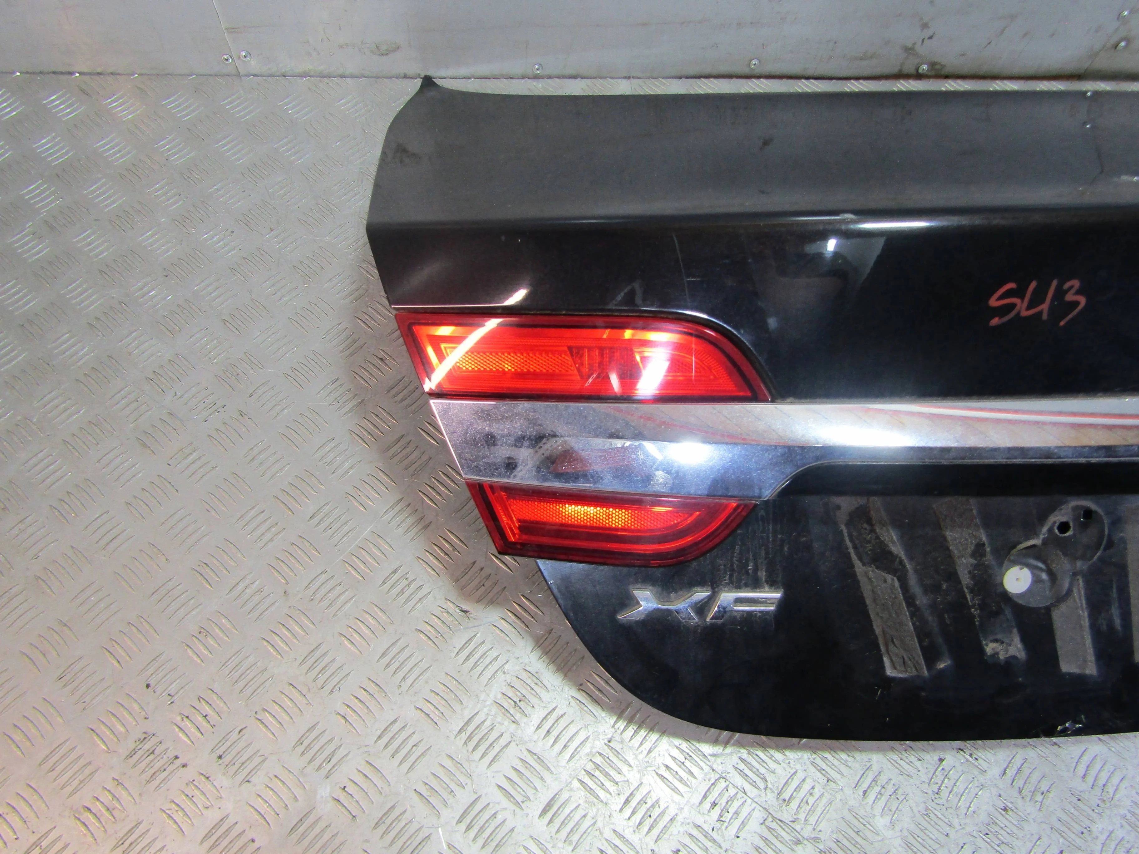 Фонарь внутренний левый JAGUAR XF I рестайлинг (2