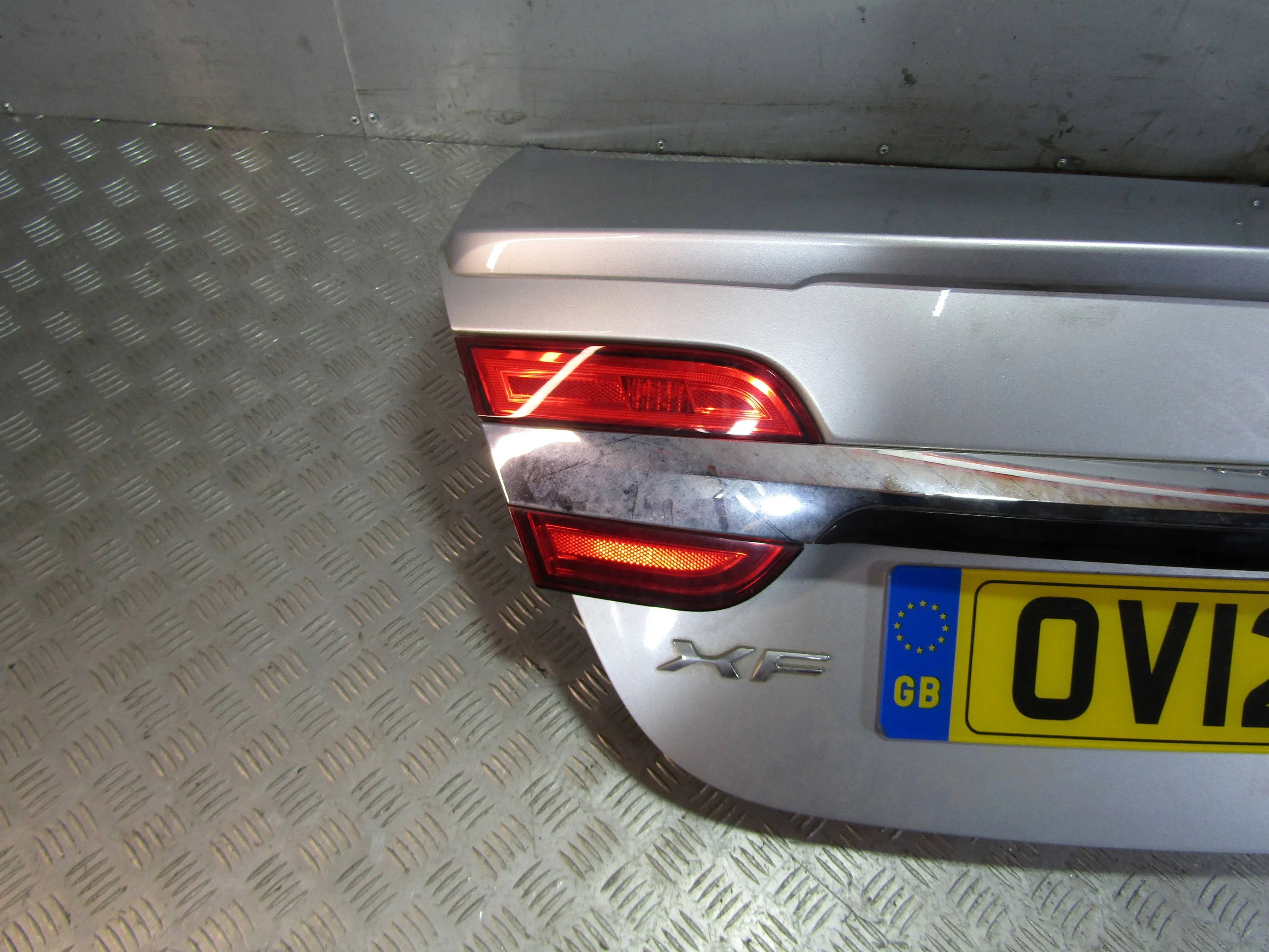 Фонарь внутренний левый JAGUAR XF I рестайлинг (2