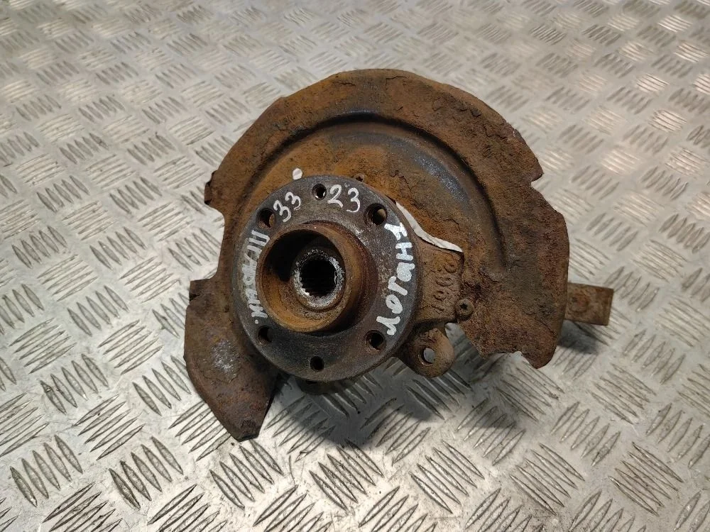 Кулак поворотный передний правый Renault Logan 1