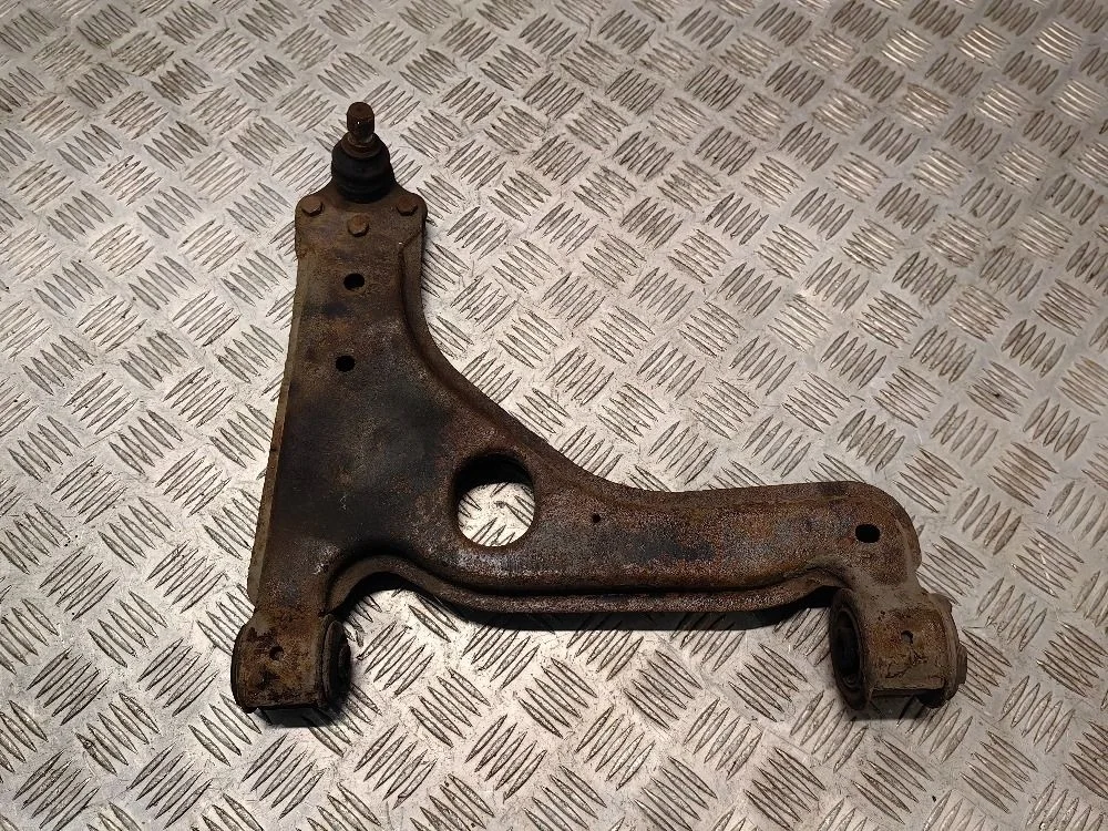 Рычаг передний правый Opel Astra H