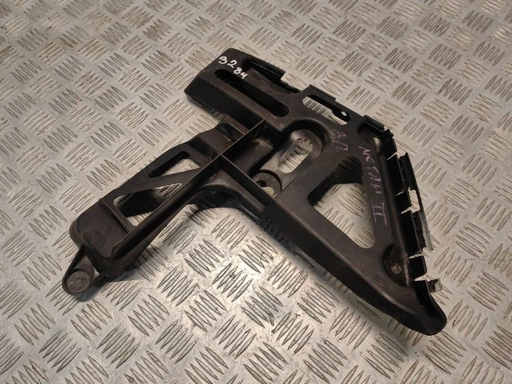 Кронштейн бампера задний правый Renault Megane II