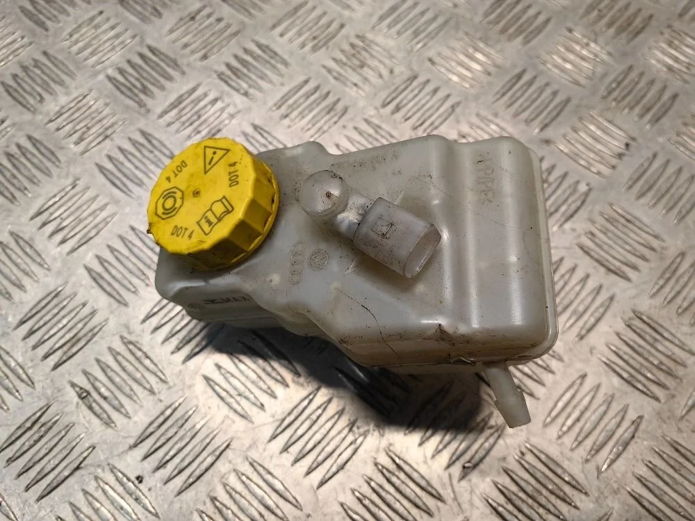 Бачок тормозной жидкости Volkswagen Polo V