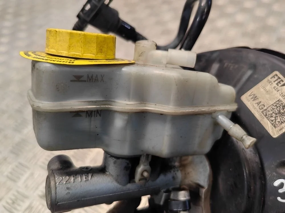 Бачок тормозной жидкости Volkswagen Polo V
