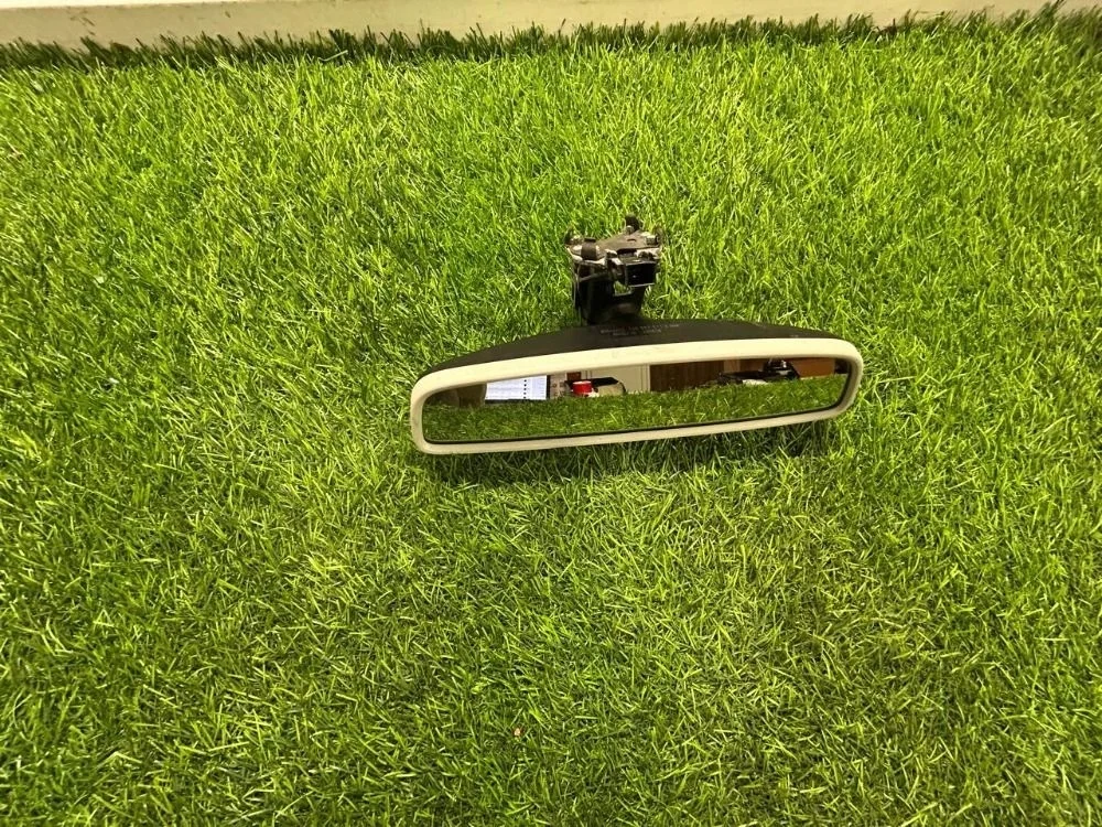 Зеркало салона Audi A7 2011 года.