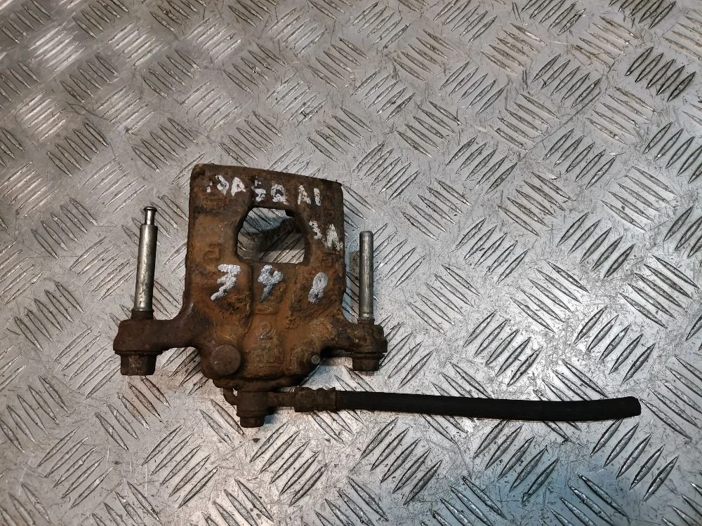 суппорт задний левый Nissan Quashqai 1