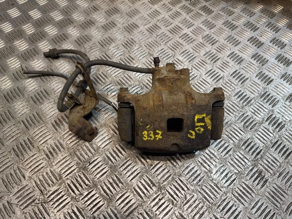 Суппорт передний правый на Mitsubishi Lancer 10