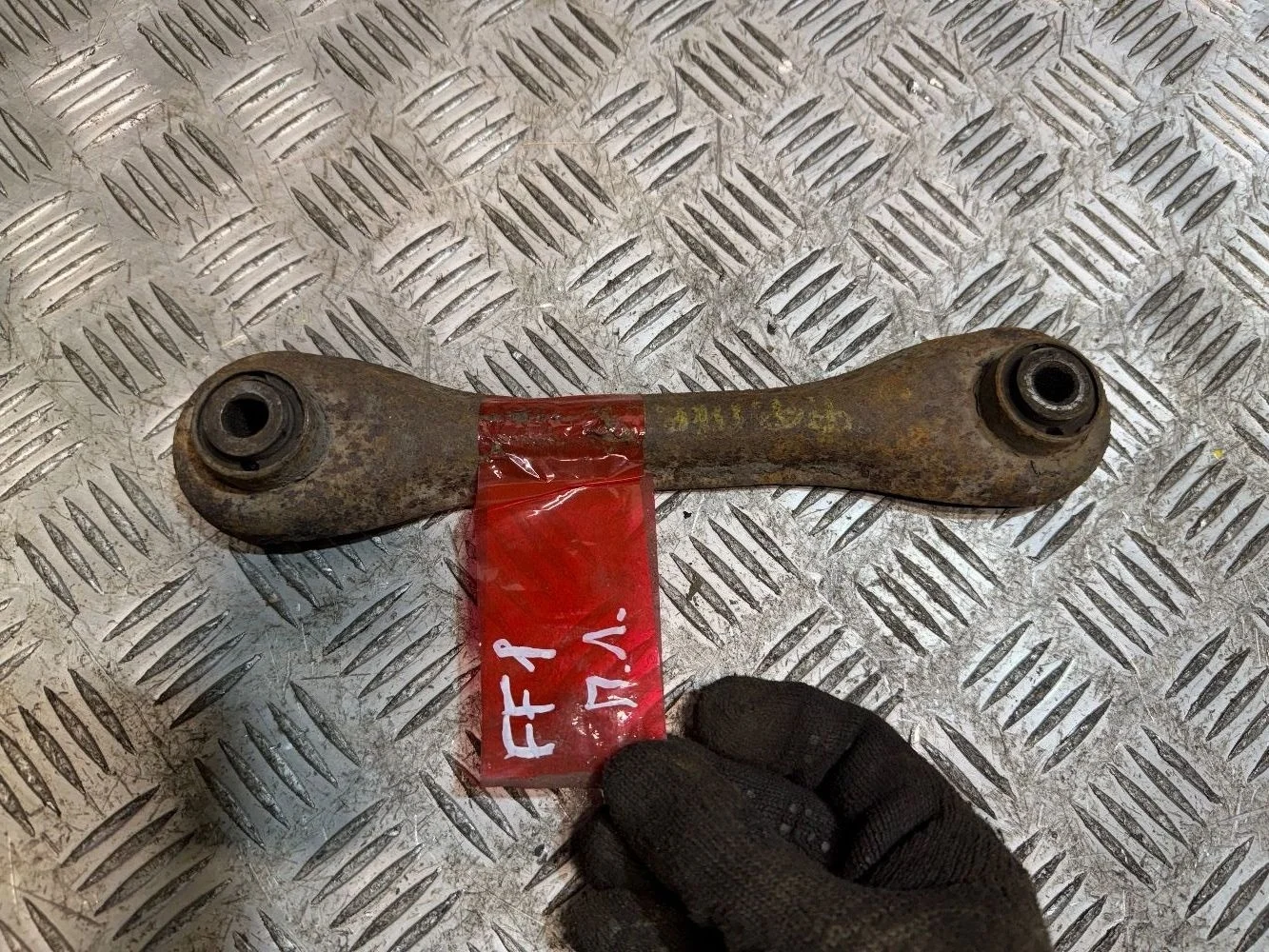 Рычаг задний левый Ford Focus 1