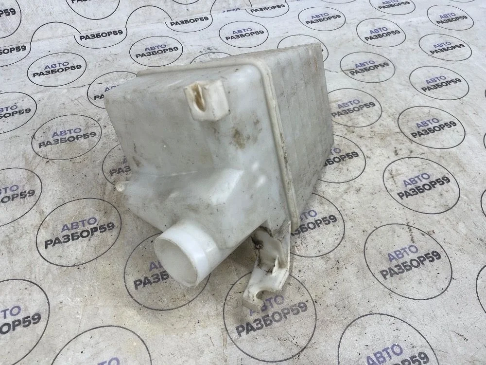 Резонатор воздушного фильтра Toyota Avensis T220 (1997—2000)