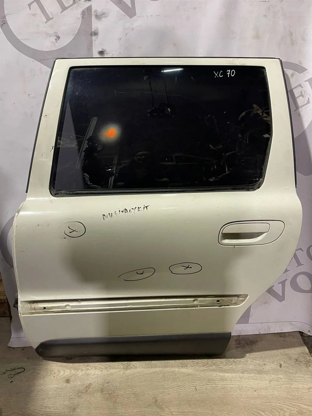 Дверь задняя левая