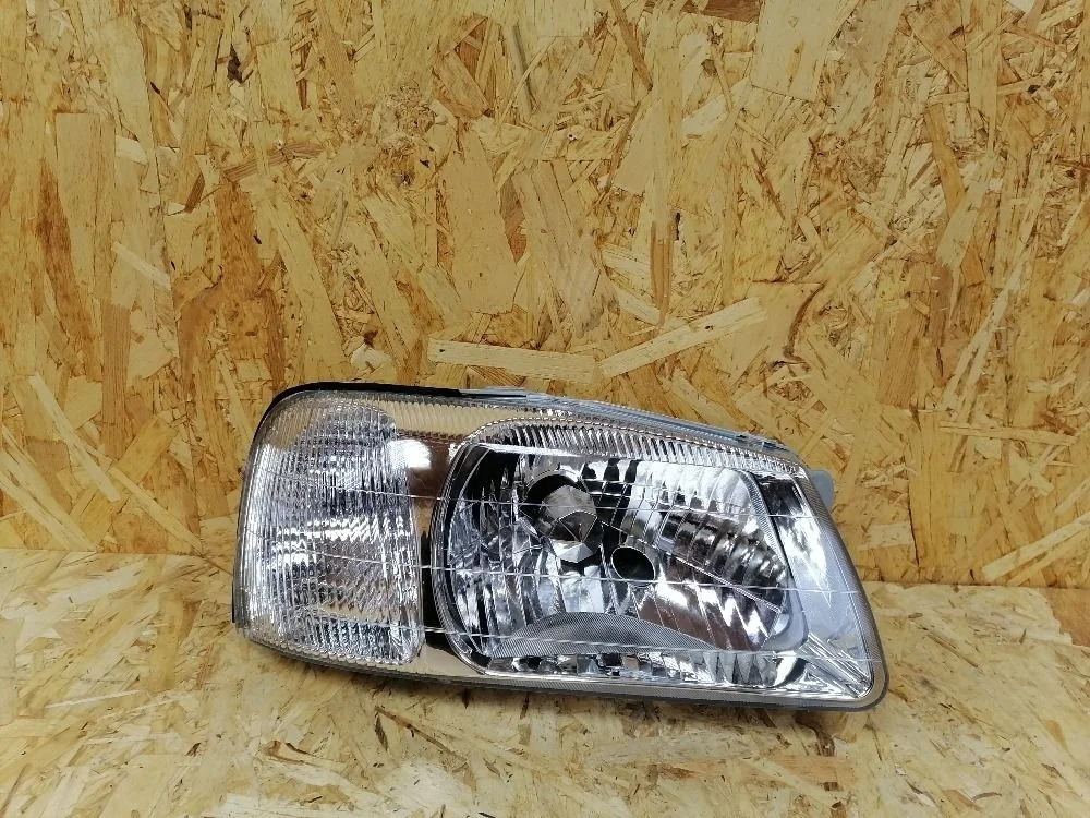 Фара правая Hyundai Accent II (1999—2012) 9210225010