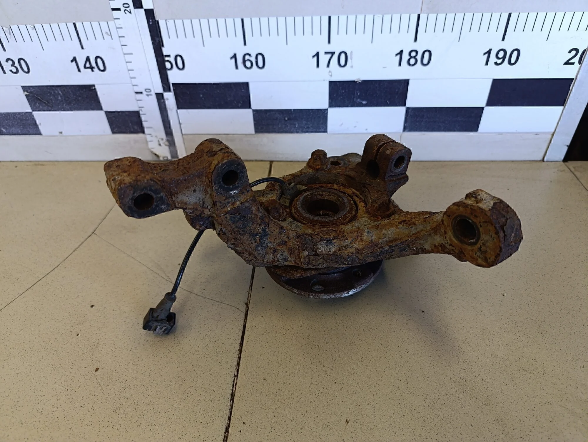 Кулак поворотный передний левый Astra H / Family 2004-2015