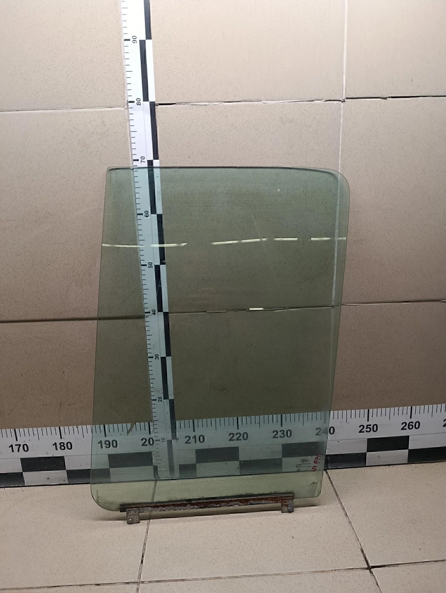 Стекло двери передней левой Transit 2006-2013